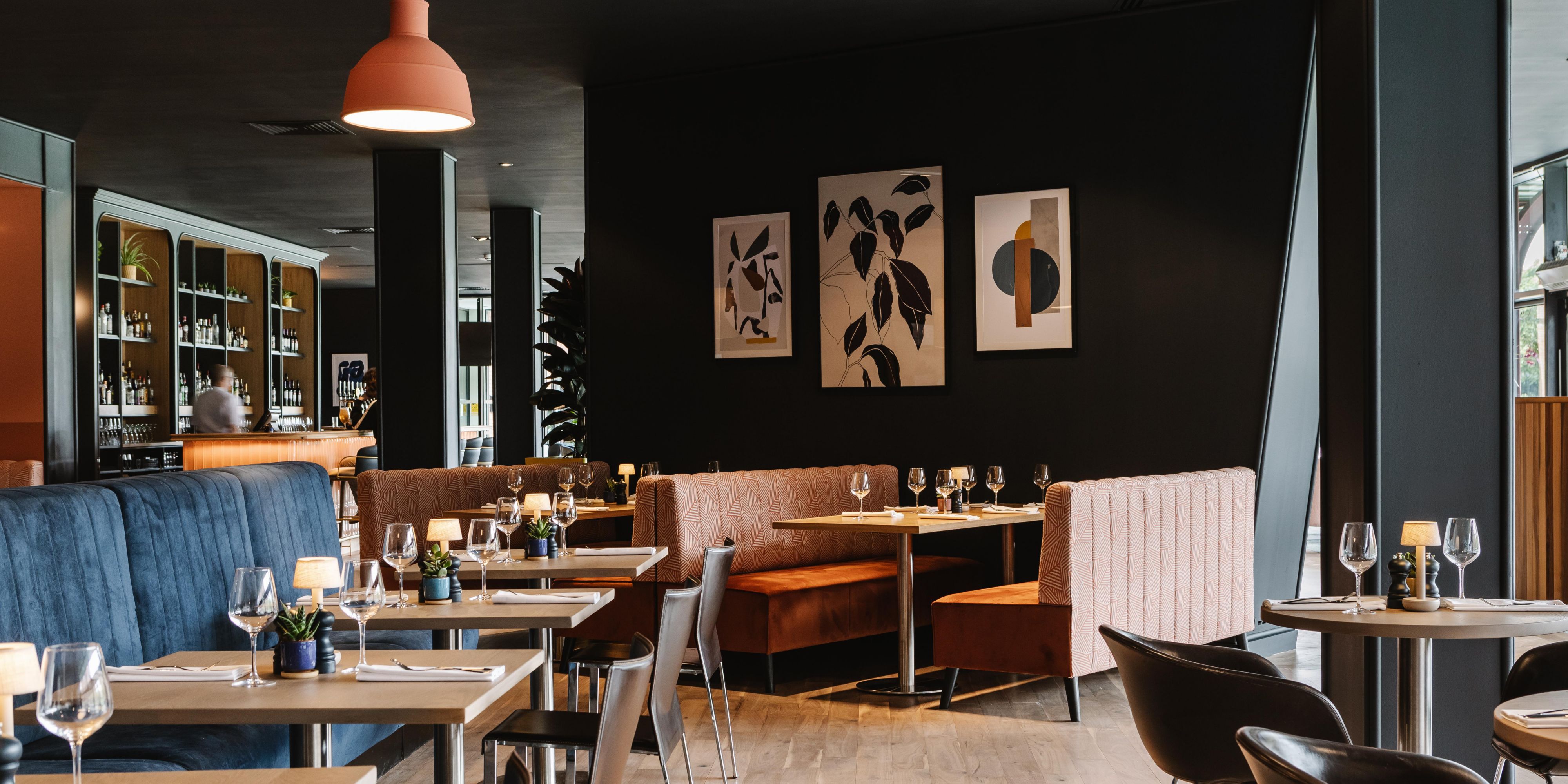 Treat your Mum to a special Mother's Day at POMO Bar and Restaurant.  Enjoy a delicious 3-course lunch while relaxing to live acoustic entertainment from 12pm to 3pm.  We'll also give Mum a £15 voco voucher to use on a future visit!  Adults dine for £35 and children (ages 4-12) for £15.  Make this Mother's Day unforgettable at POMO! 