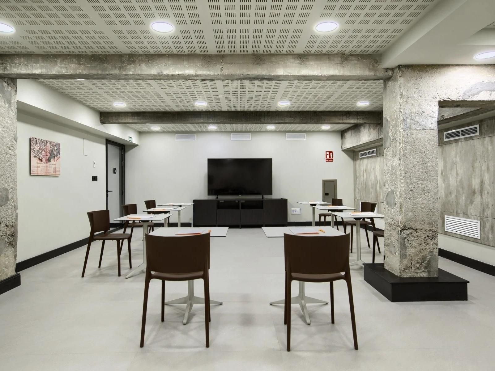 Elevate your meetings and events at voco Bilbao City. Ideal for corporate events, conferences, and private functions.