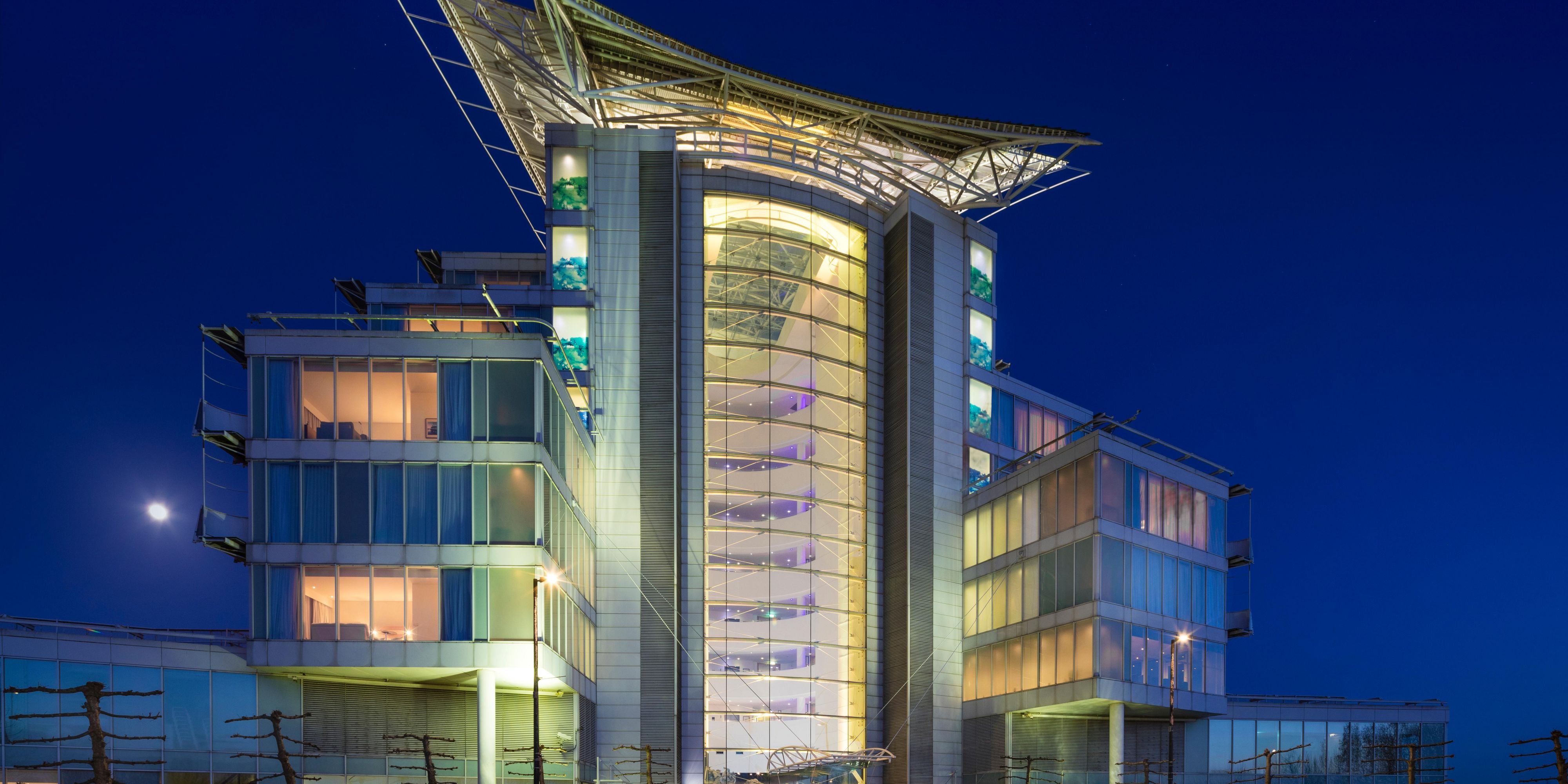 5-Star Waterfront Hotel and Spa | voco St. David's Cardiff (Formerly