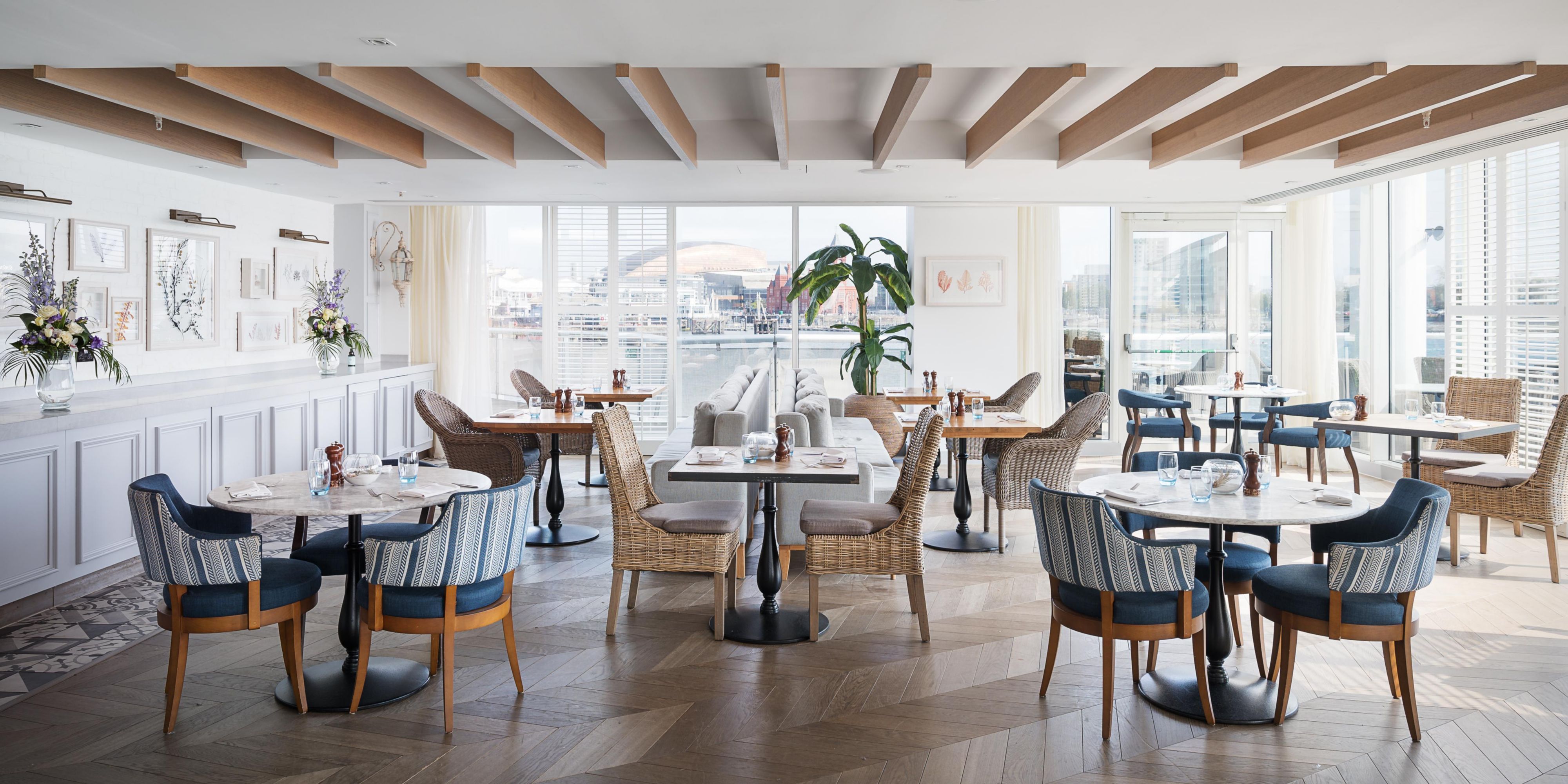 Tir a Môr, meaning land and sea in Welsh, our restaurant and bar, Tir a Môr, takes its cue from our bayside location and the very best produce Wales has to offer.
