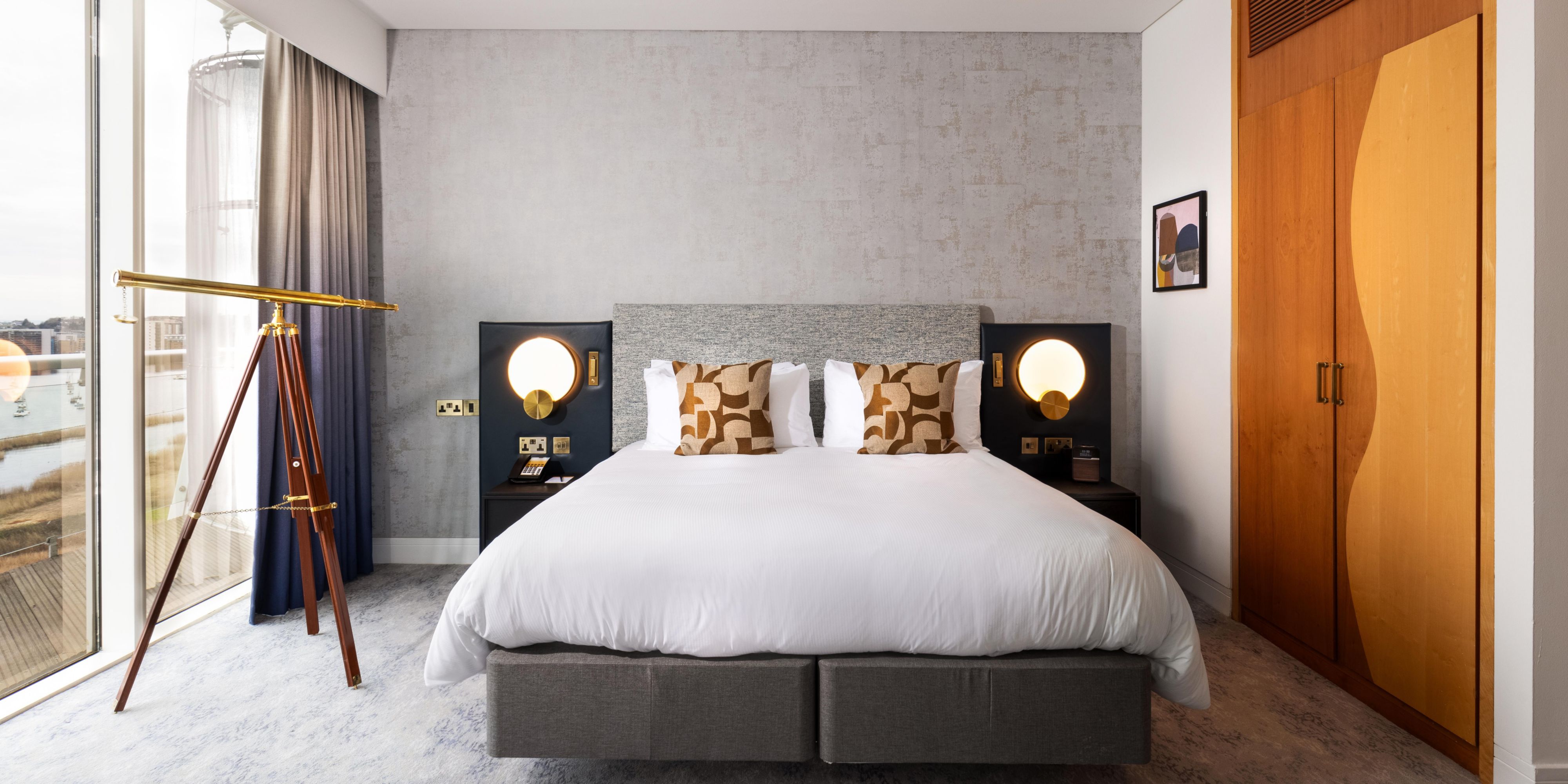 Celebrating 180 years of Tiger Bay! We're proud to continue the bay's legacy with our Llawr Bae Teigr: Tiger Bay Floor. 

With stunning panoramic views, luxurious suites, and cosy bedding made from recycled materials, enjoy a home-away-from-home experience with added splendour.