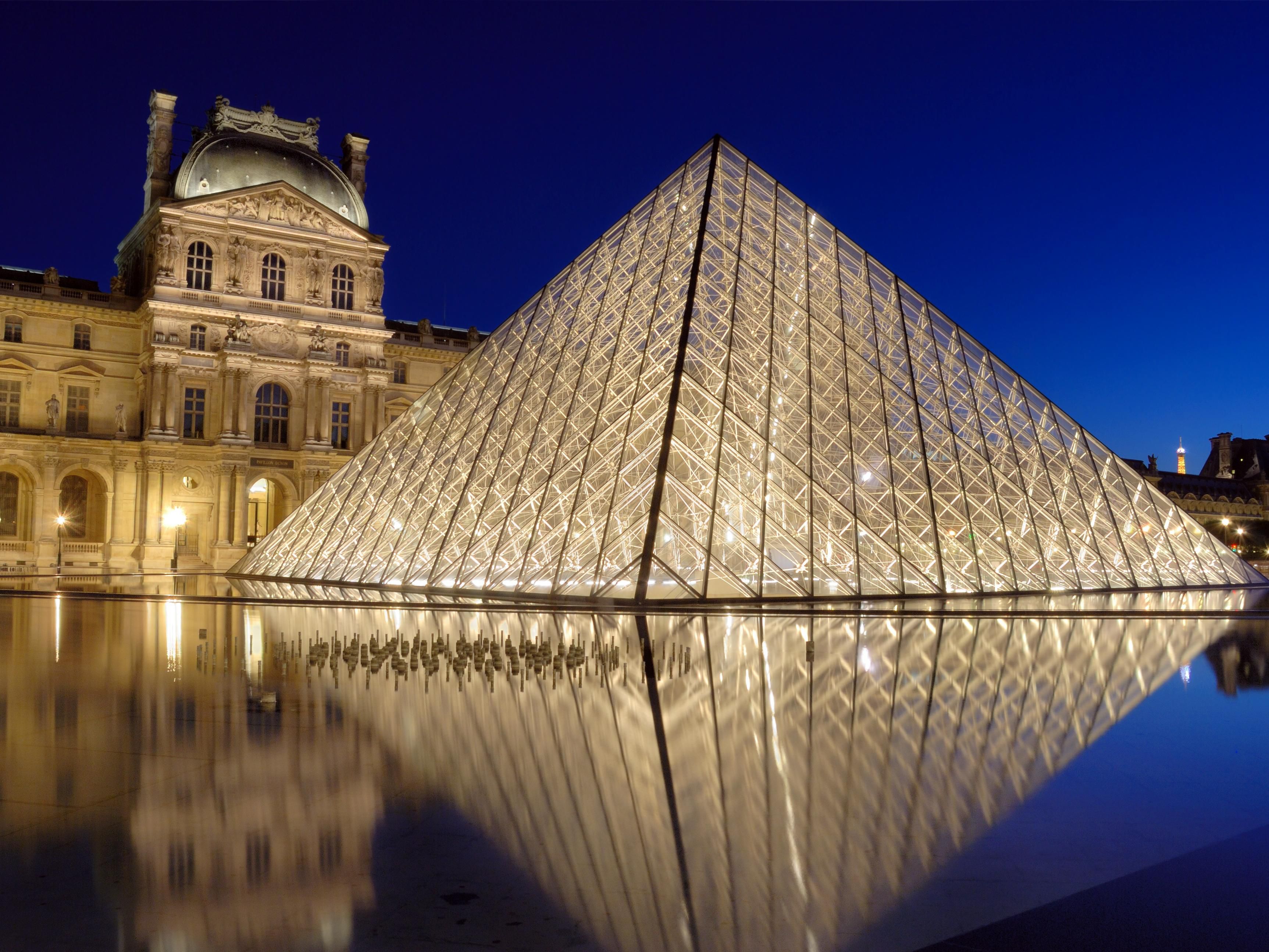 Just 300 m from Porte de Clichy Metro Station, our hotel is your gateway to exploring Paris. A five-minute metro ride takes you to Saint Lazare Station, near famous sites. RER C takes you to Versailles Castle and buses take you to Stade de France. Reach Gare de Lyon on metro line 14 and Gare Montparnasse on metro line 13. Your adventure awaits!
