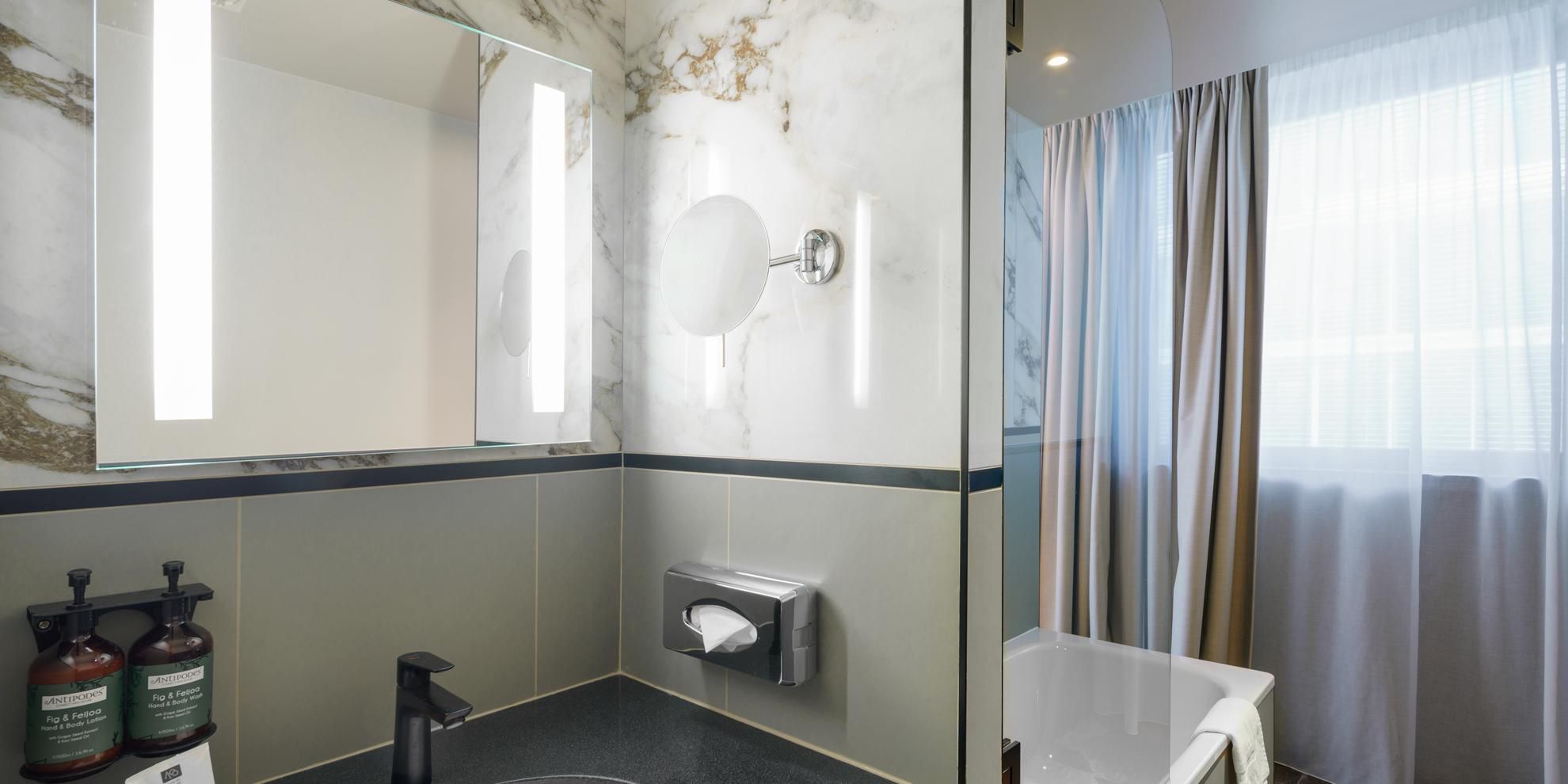 voco Paris - Porte de Clichy your gateway to Paris