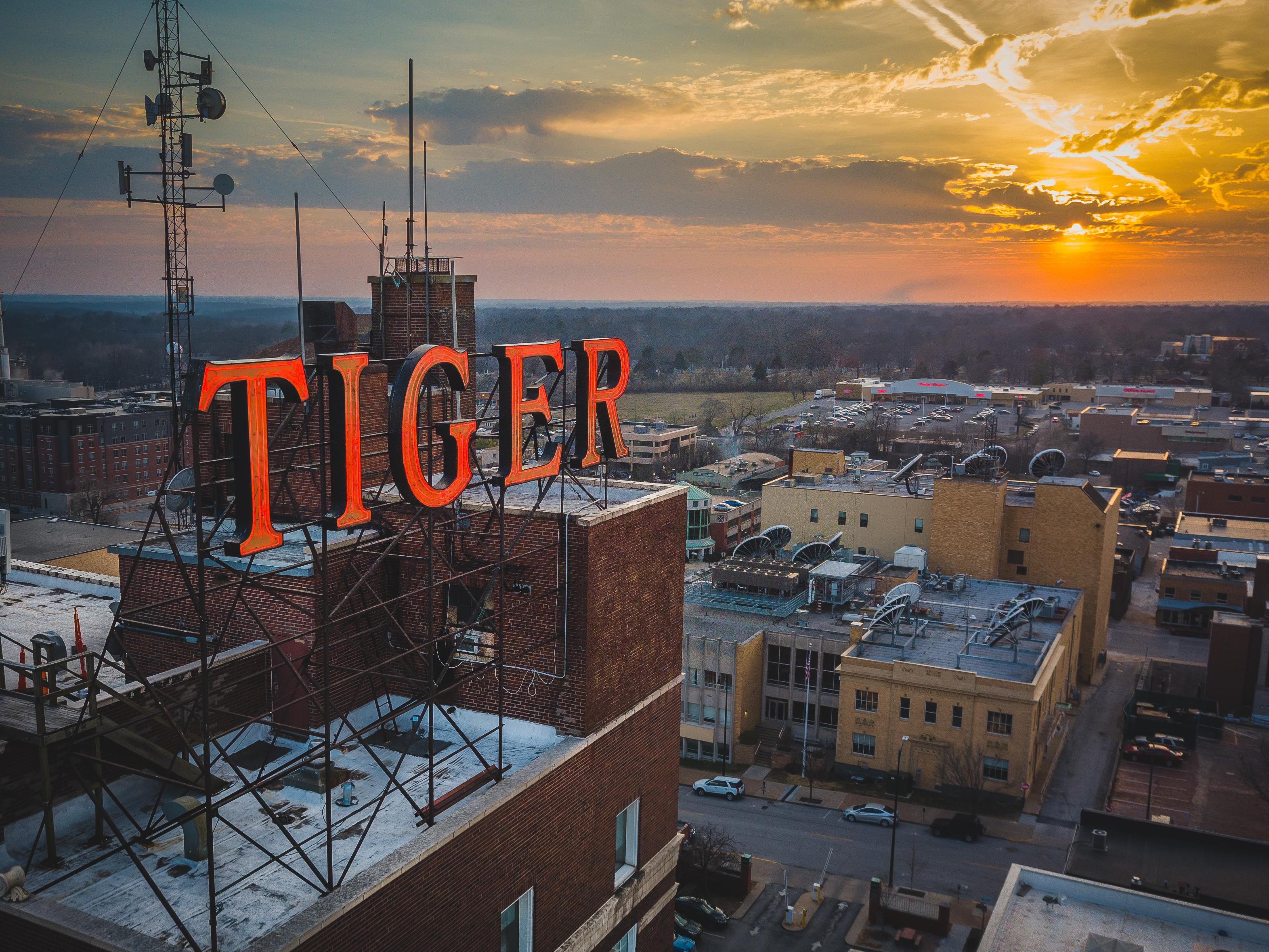 Steps from the University of Missouri campus, voco The Tiger Hotel, Columbia, MO is conveniently close to all the action and excitement of university sports. Catch a thrilling football game at Faurot Field or cheer on the basketball team at Mizzou Arena. 