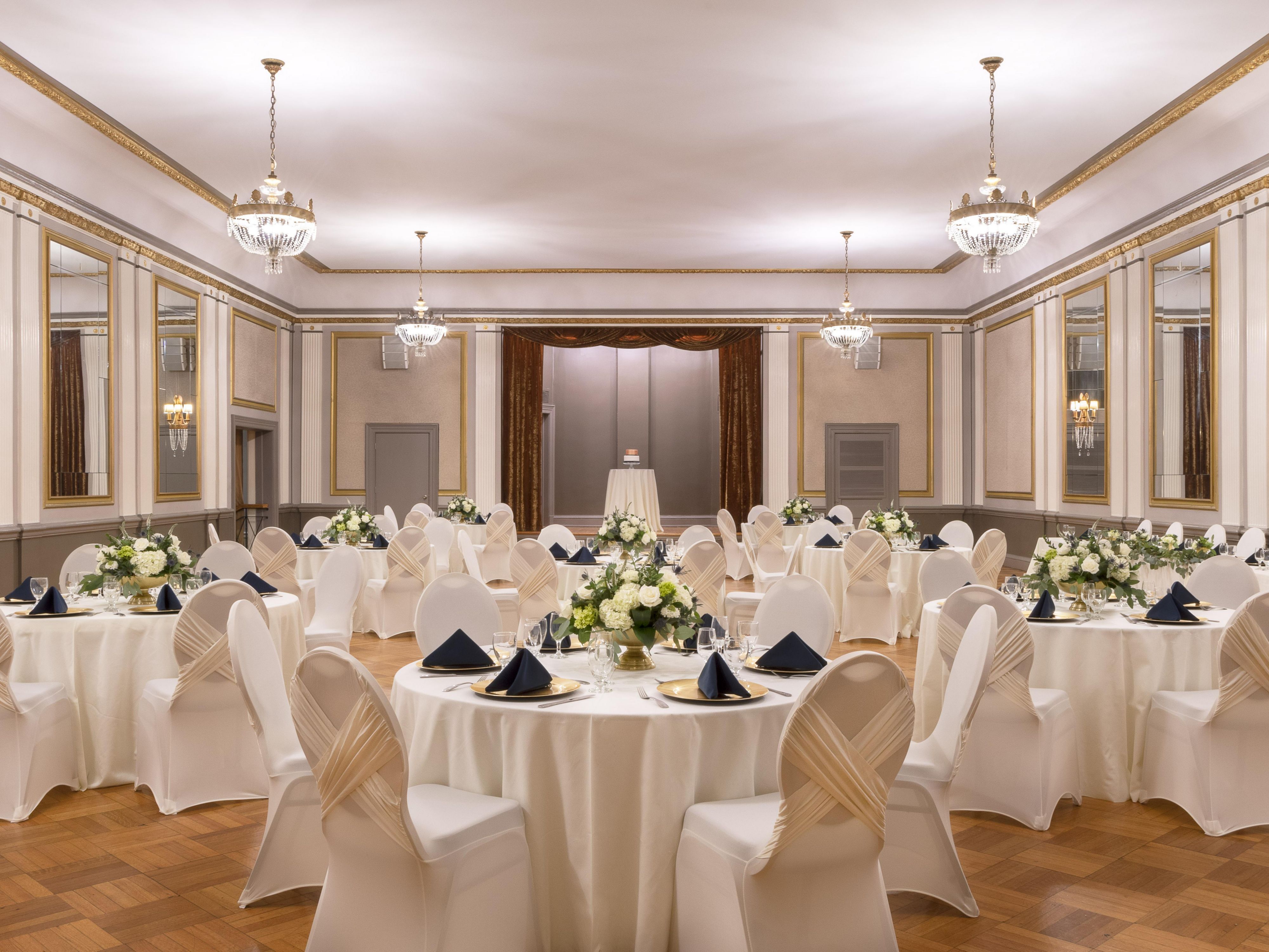 Plan your next event at our downtown Columbia, MO hotel, the perfect venue for everything from business meetings to elegant receptions. From boardrooms to a grand ballroom, our well-equipped spaces, catering, and planning services turn meetings into masterpieces and ordinary gatherings into extraordinary events.