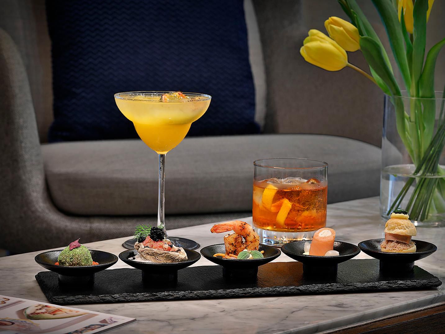 Embers Bar & Grill Happy Hour welcomes hotel guests and locals alike. Enjoy classic cocktails, fine wines, craft draughts, and refreshing low-alcohol or alcohol-free options. Relax and socialise in a vibrant atmosphere where every sip raises your glass to memorable moments and flavours that bring people together.