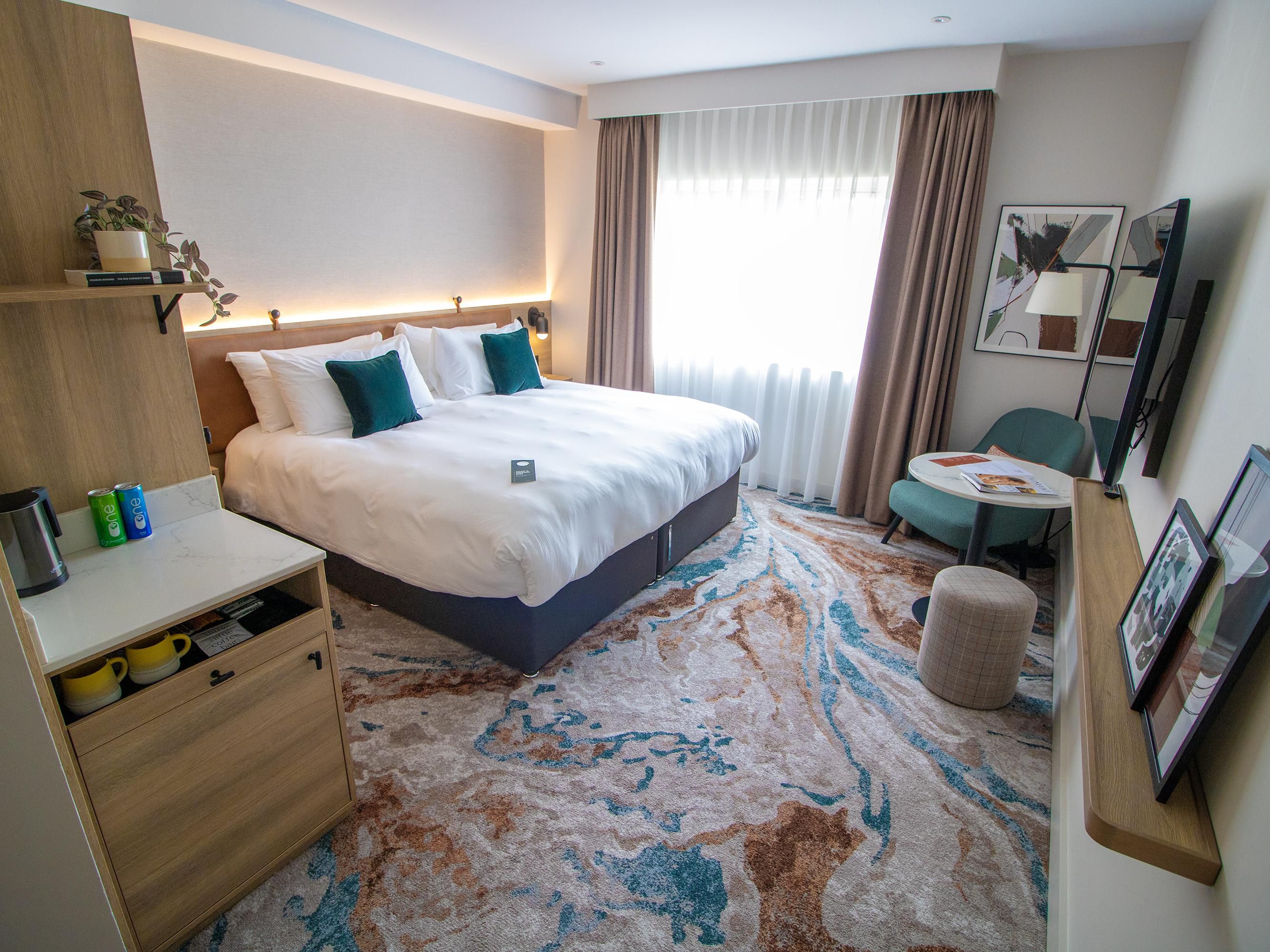 Relax in our newly renovated rooms, with luxurious finishes throughout.