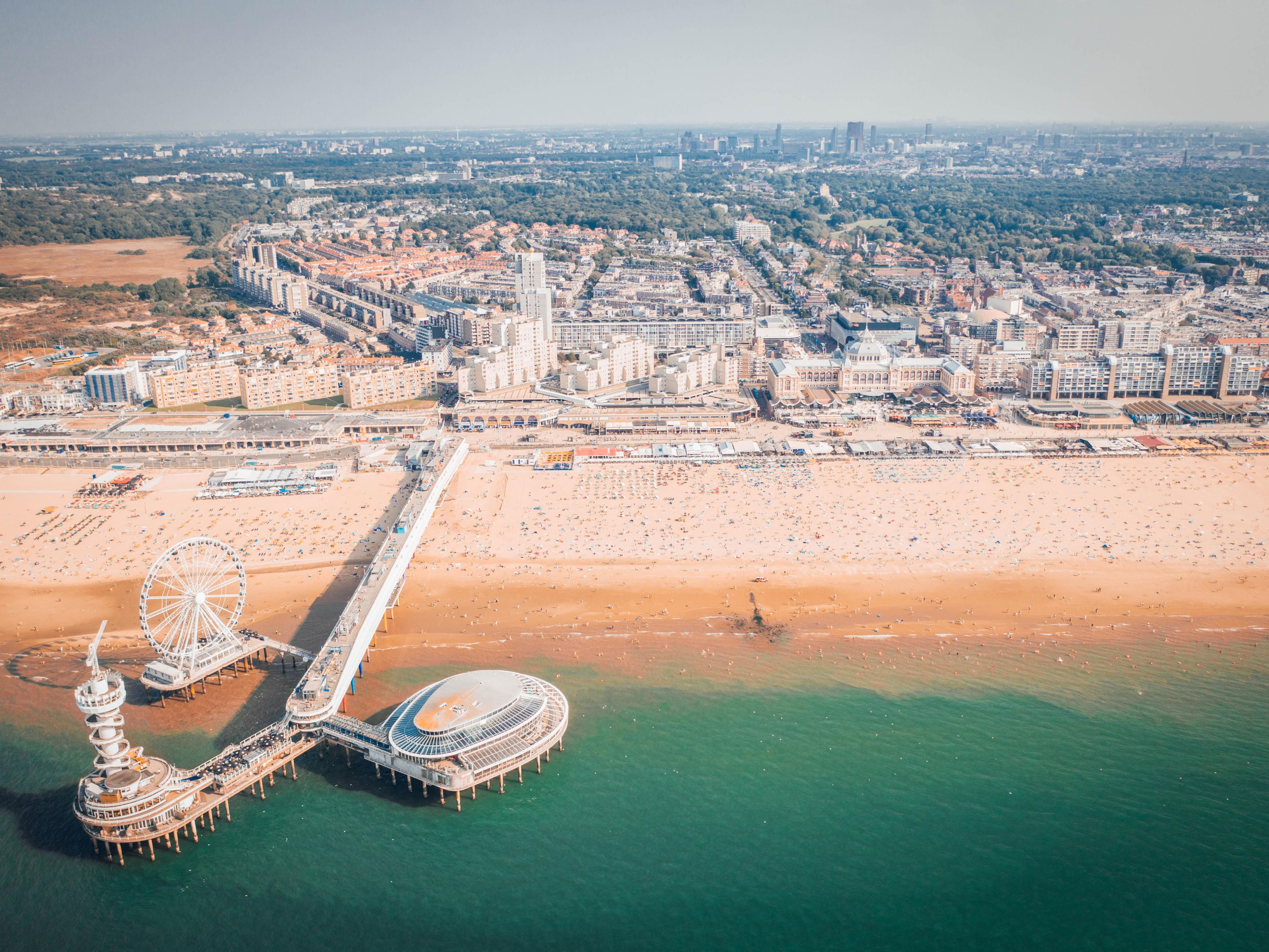 voco The Hague offers convenient access to the beautiful Scheveningen Beach, just a short bike ride or tram ride away. Whether you prefer a leisurely cycle through scenic streets or a quick tram ride, the beach is easily reachable for a relaxing day by the sea.