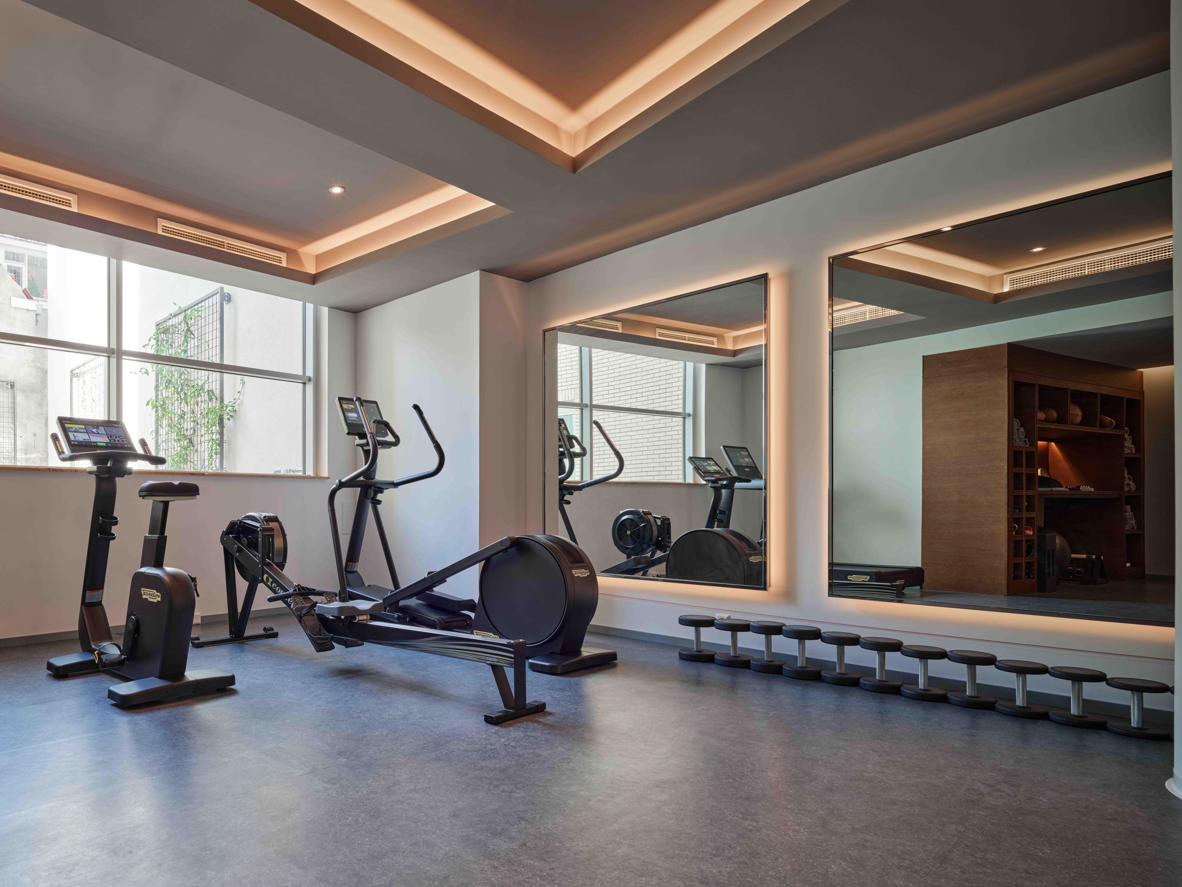 Stay active with our 24/7 fitness center equipped with modern workout equipment. For relaxation, enjoy our exclusive partnership with nearby spa Blue Diamond, offering a range of relaxing and beauty treatments to complement your wellness experience. 
