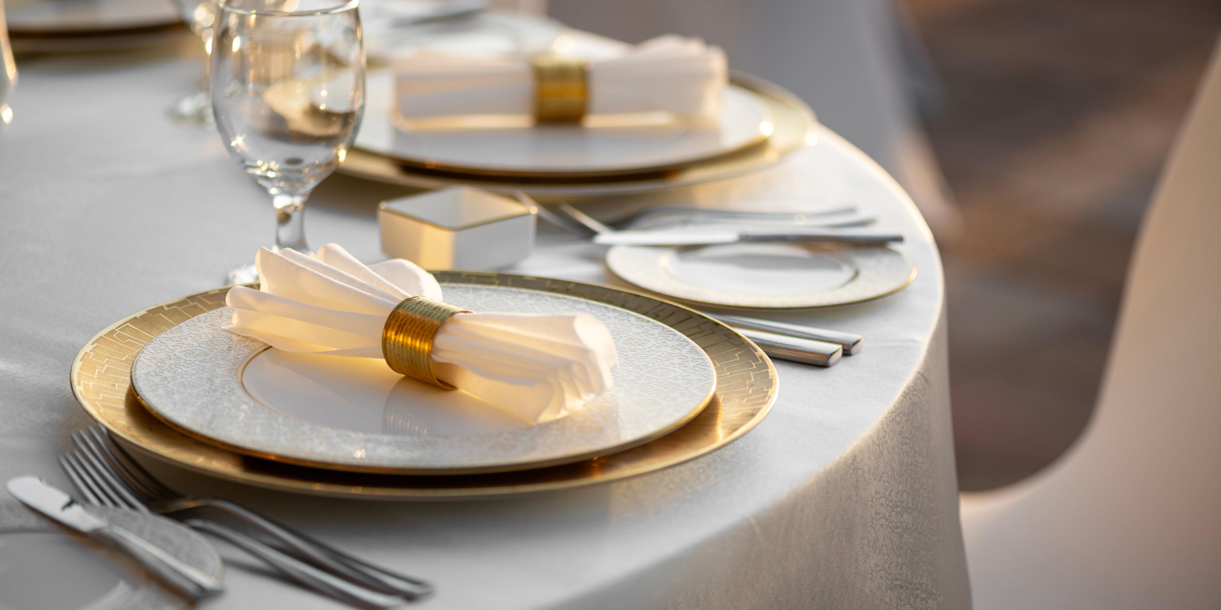 Bringing flavour to your doorstep, voco Doha West Bay Suites offers outside catering that turns any event into a celebration. From intimate gatherings to grand occasions, our culinary team delivers restaurant-quality dishes, flawless presentation, and warm service wherever you are. 