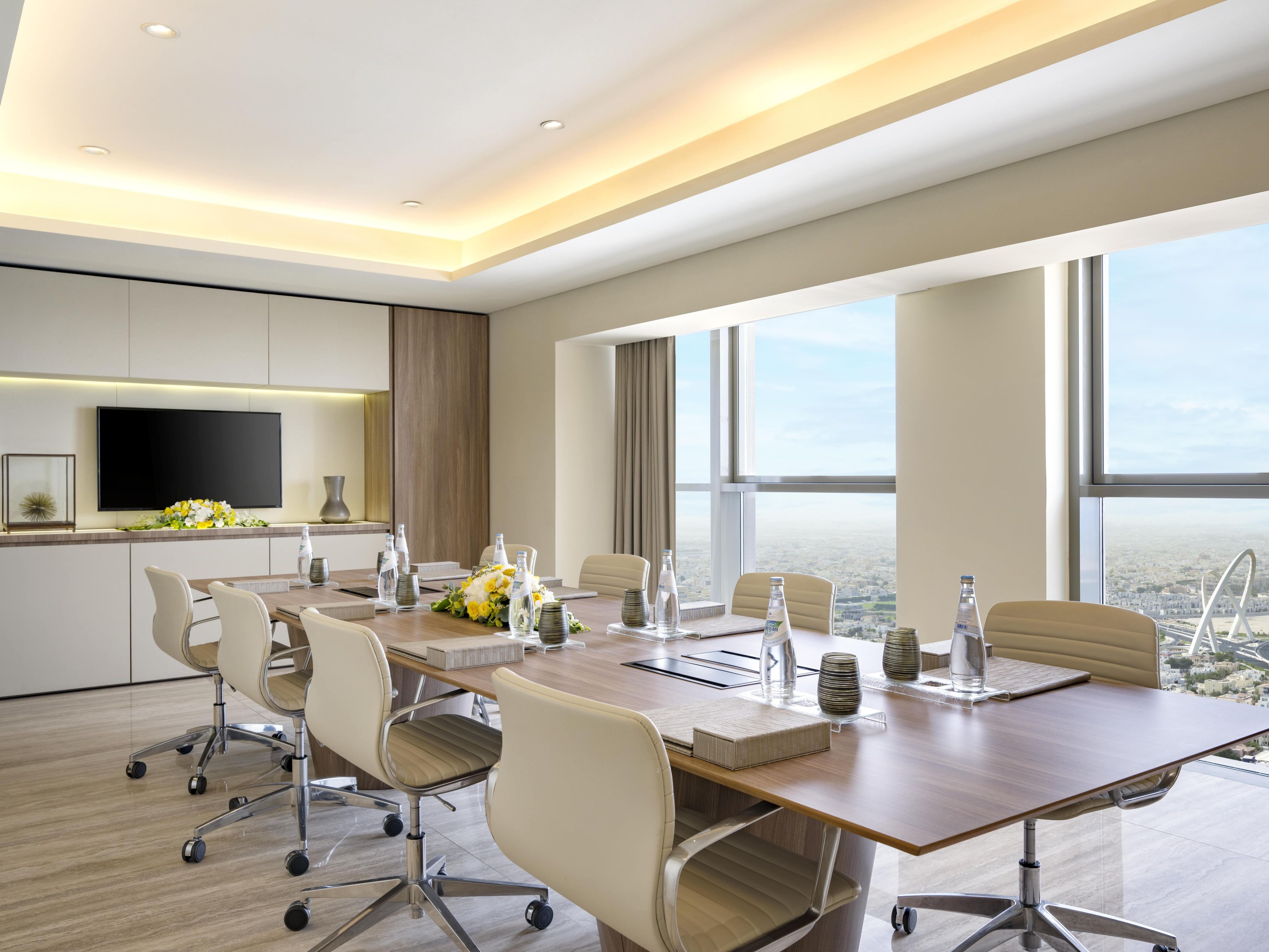 Discover your ideal stay in Qatar, right in the heart of Doha’s dynamic West Bay district. Just 20 minutes from Hamad International Airport and steps from the Doha Exhibition and Convention Centre, you’ll also find yourself close to key corporate offices, ensuring you’re always punctual for your business appointments.