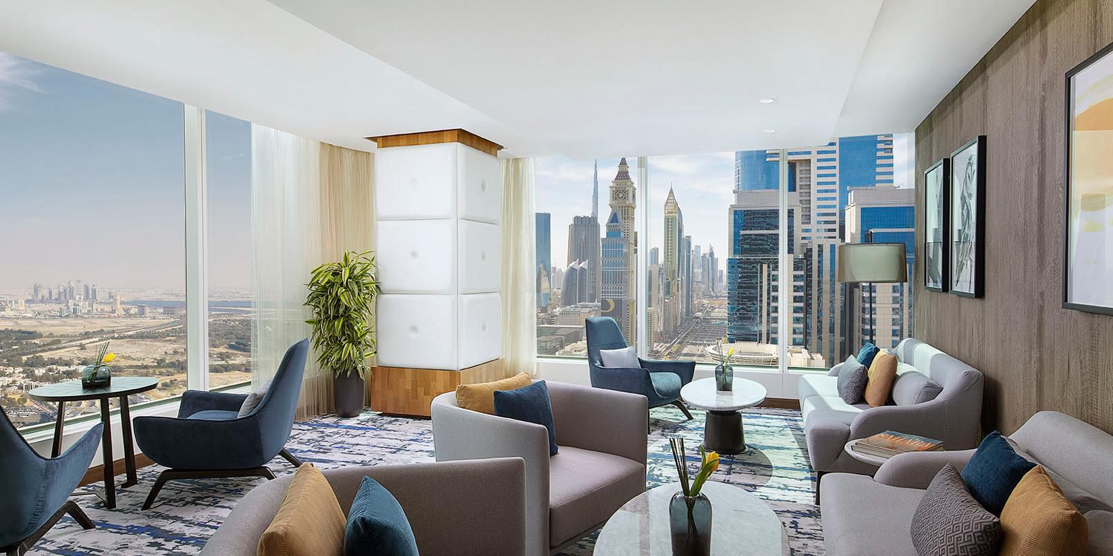 Offering an exclusive haven for both business and leisure travelers, the Club Lounge boasts spectacular views of Dubai. Access is reserved for guests staying in Club Rooms or Suites, providing privileges such as complimentary breakfast, beverages, and canapés.
