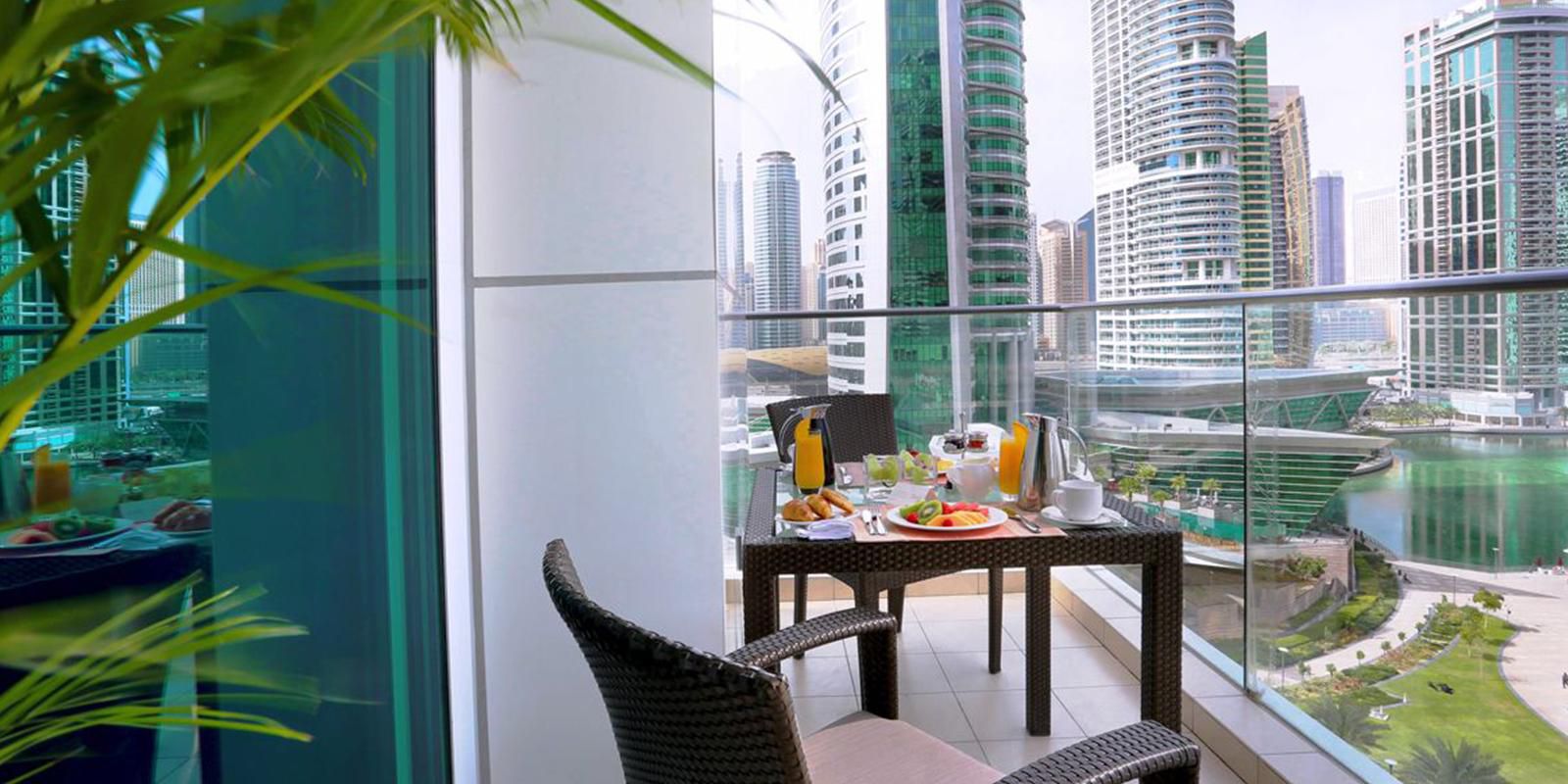 Deluxe Suite views of Jumeirah Lakes Towers