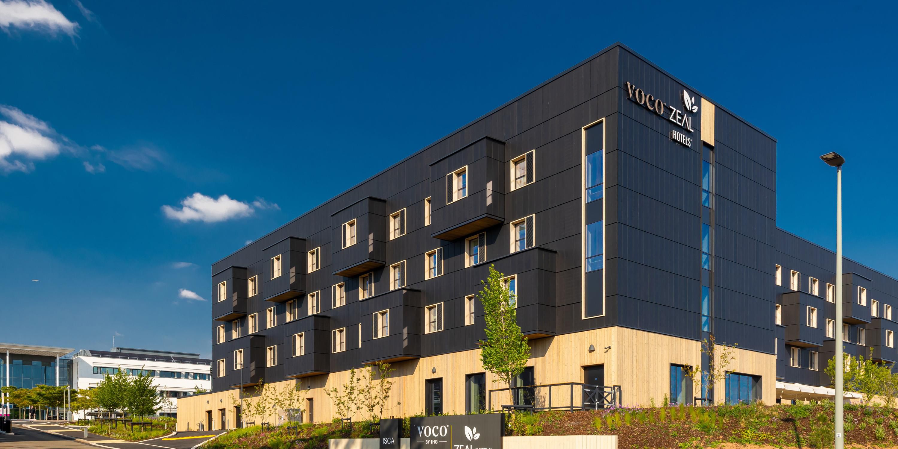 Three sides of our building are clad in solar panels, powering a fully electric system for heating, cooling, and cooking. Our advanced solar technology generates more energy annually than we use. Triple glazing, airtight construction, and fresh air ventilation boost efficiency, cutting energy use to a third of that in traditional hotels.