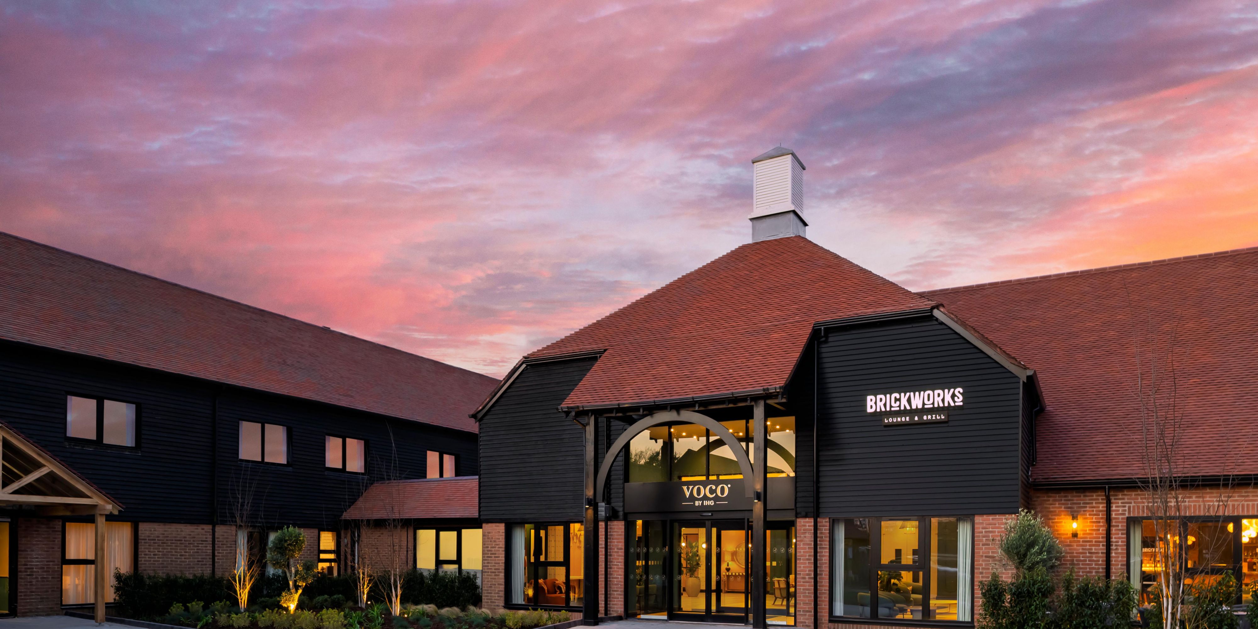 Looking for the perfect gift to spoil a loved one with? They’ll love one of our gift vouchers – perfect for a birthday, engagement, wedding gift or just because! Monetary vouchers can redeemed by the recipient for stays or brunch, dinner or drinks in Brickworks Lounge and Grill.