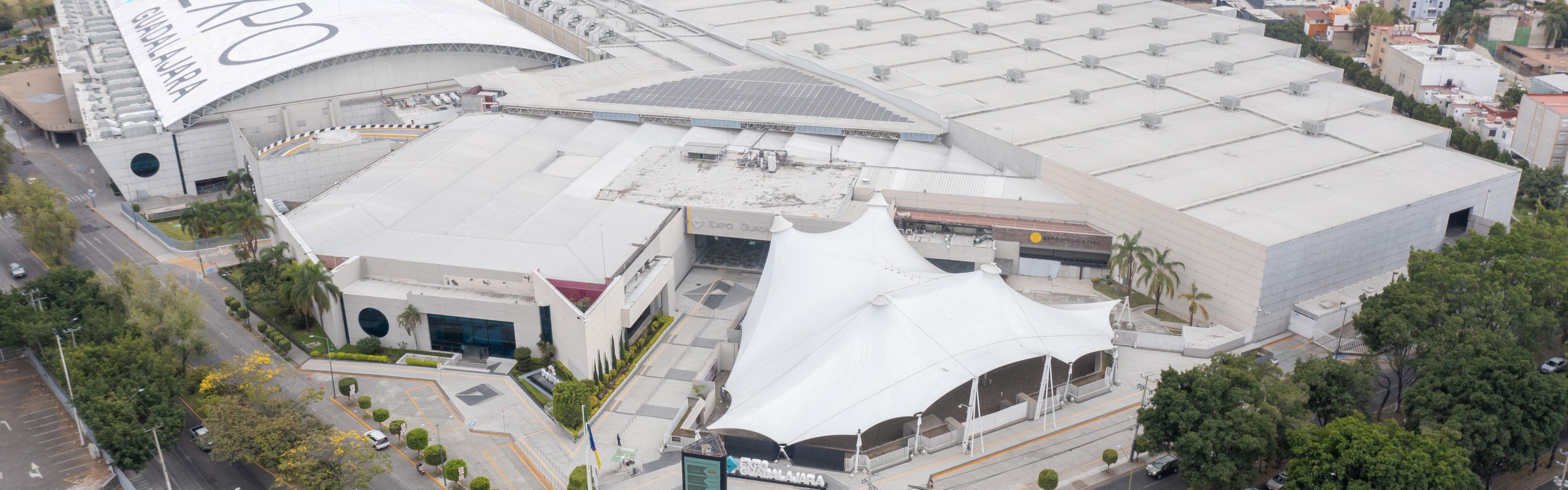 Hospédese frente a los eventos más importantes de la ciudad.
