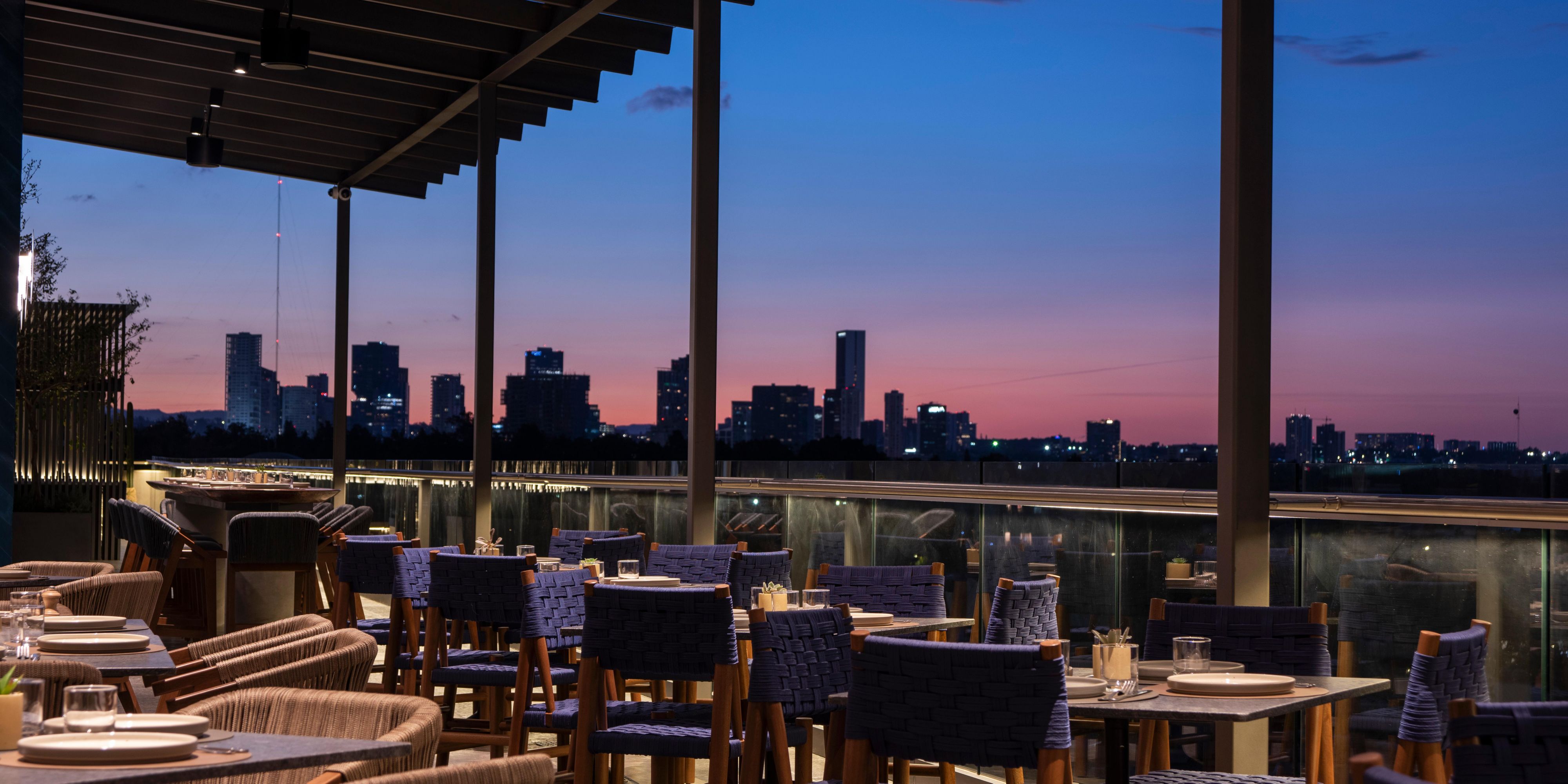 A new experience of flavors is coming to Guadalajara, delicious dishes with mestizo Mexican style that you will only find in Querida Luna Restaurant, located on the 7th floor of the Hotel voco Guadalajara Neruda.