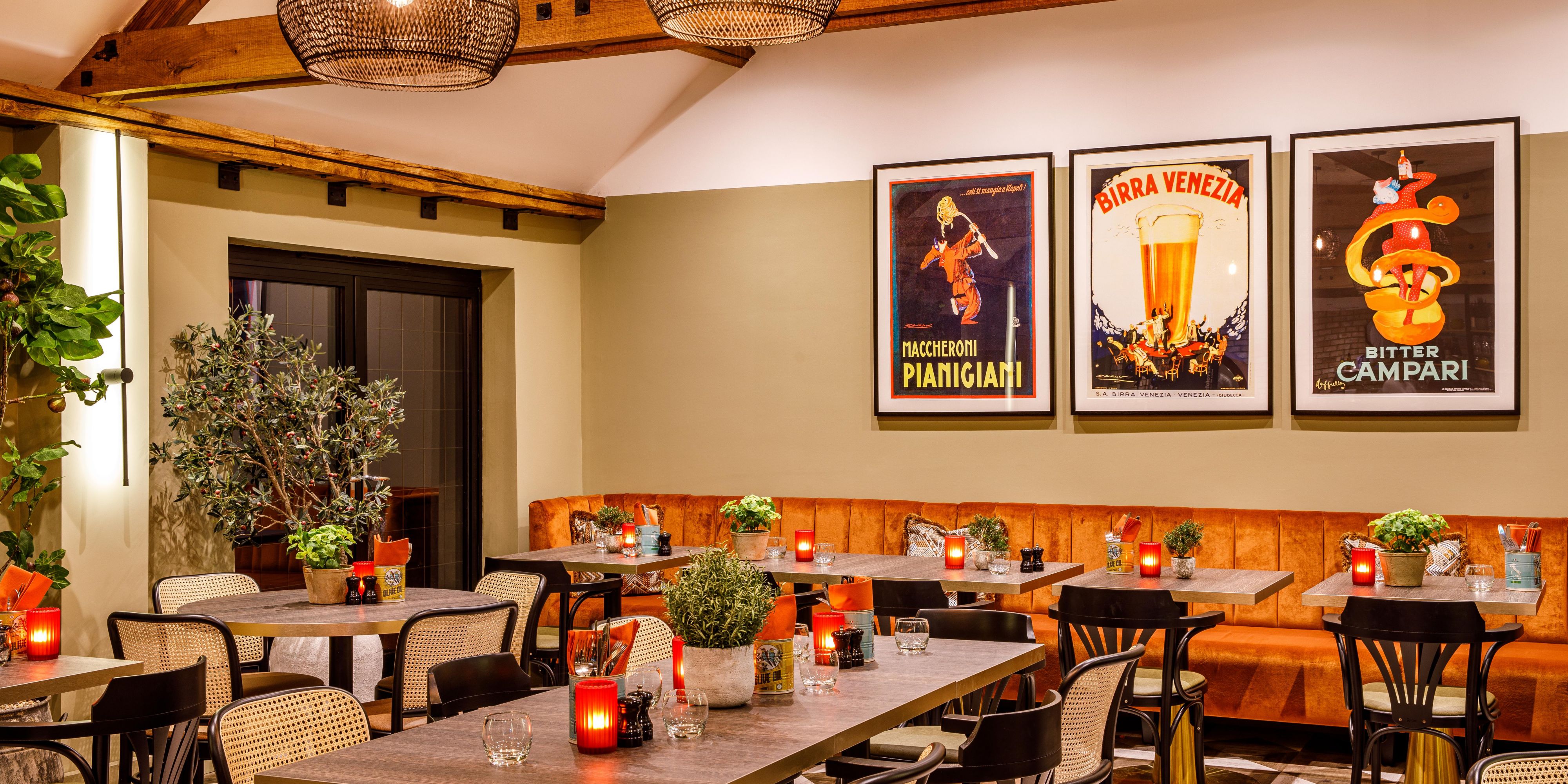 Watch your pizza come to life in our open kitchen, where tradition meets fire in our wood-fired oven. La Collina Pizzeria Restaurant — exclusively available for private hire.