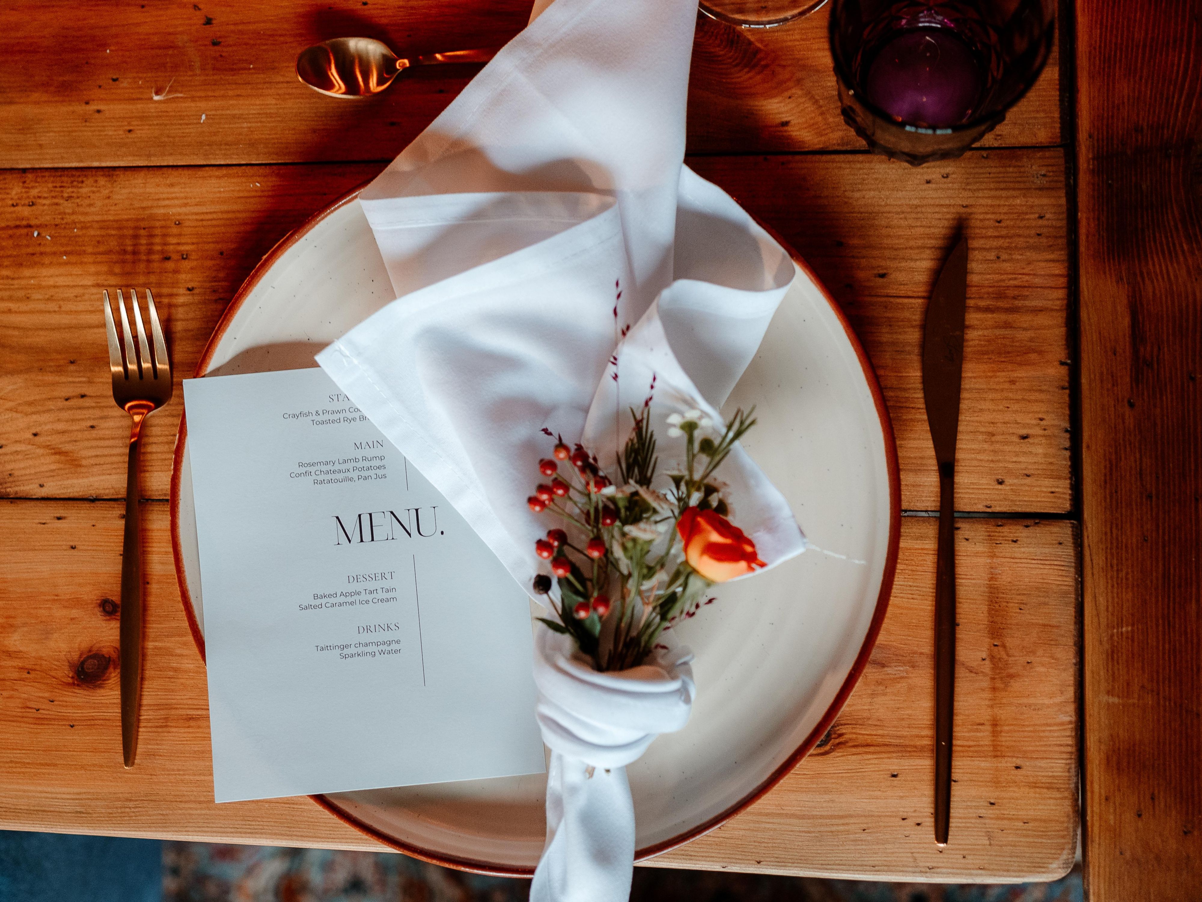 We have function rooms for every occasion, from 10-200 guests we can host Birthday Parties, Anniversary Celebrations, Gala Dinners, Baby Showers, Proms and Celebrations of Life. Contact our event coordinators who will help you with your plans, including menus, drink requests and all the logistics!