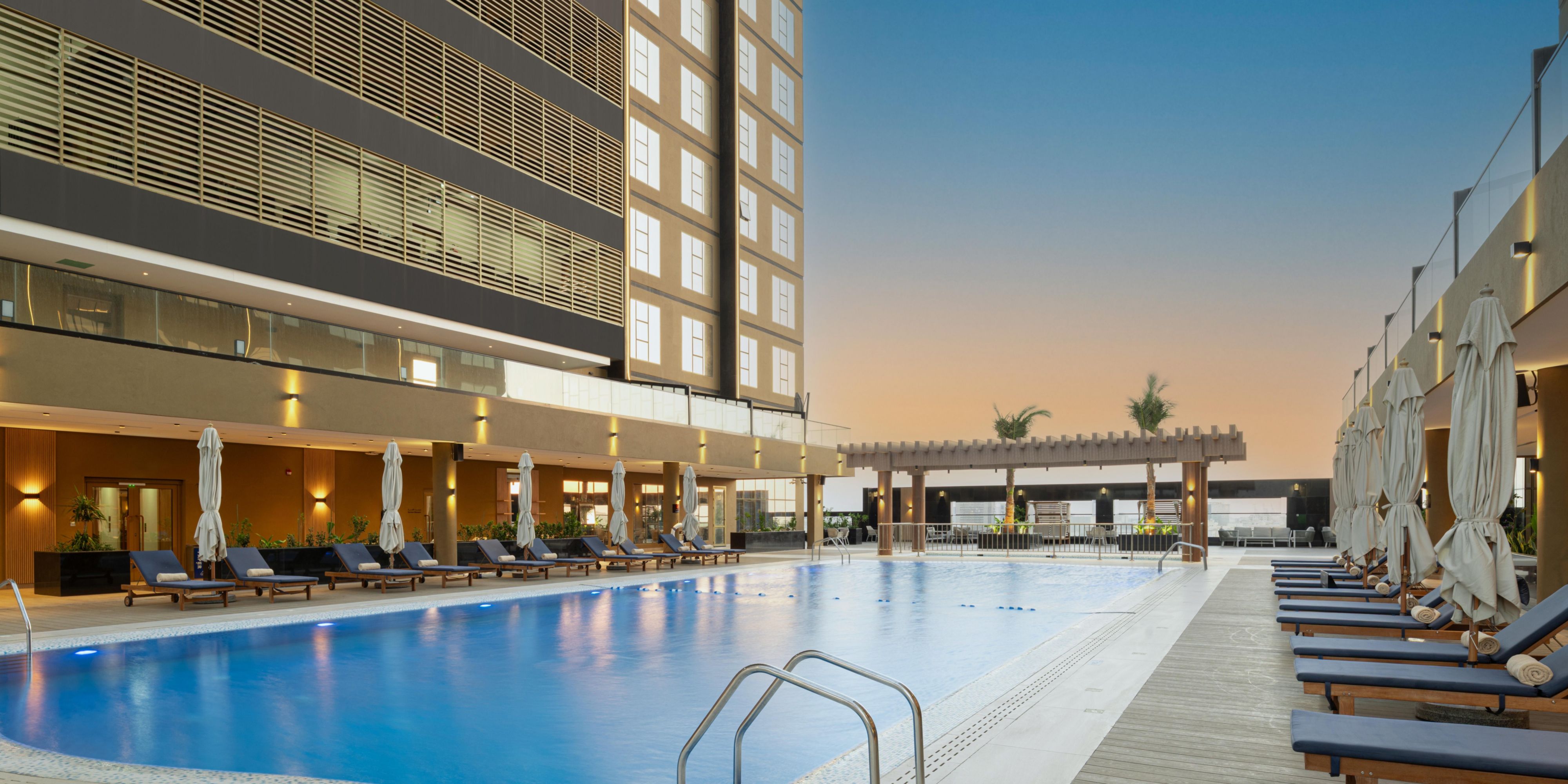 Find your own oasis. Enjoy our outdoor pool or retreat to our private Fitness Center with an indoor ladies-only pool for a truly relaxing experience.