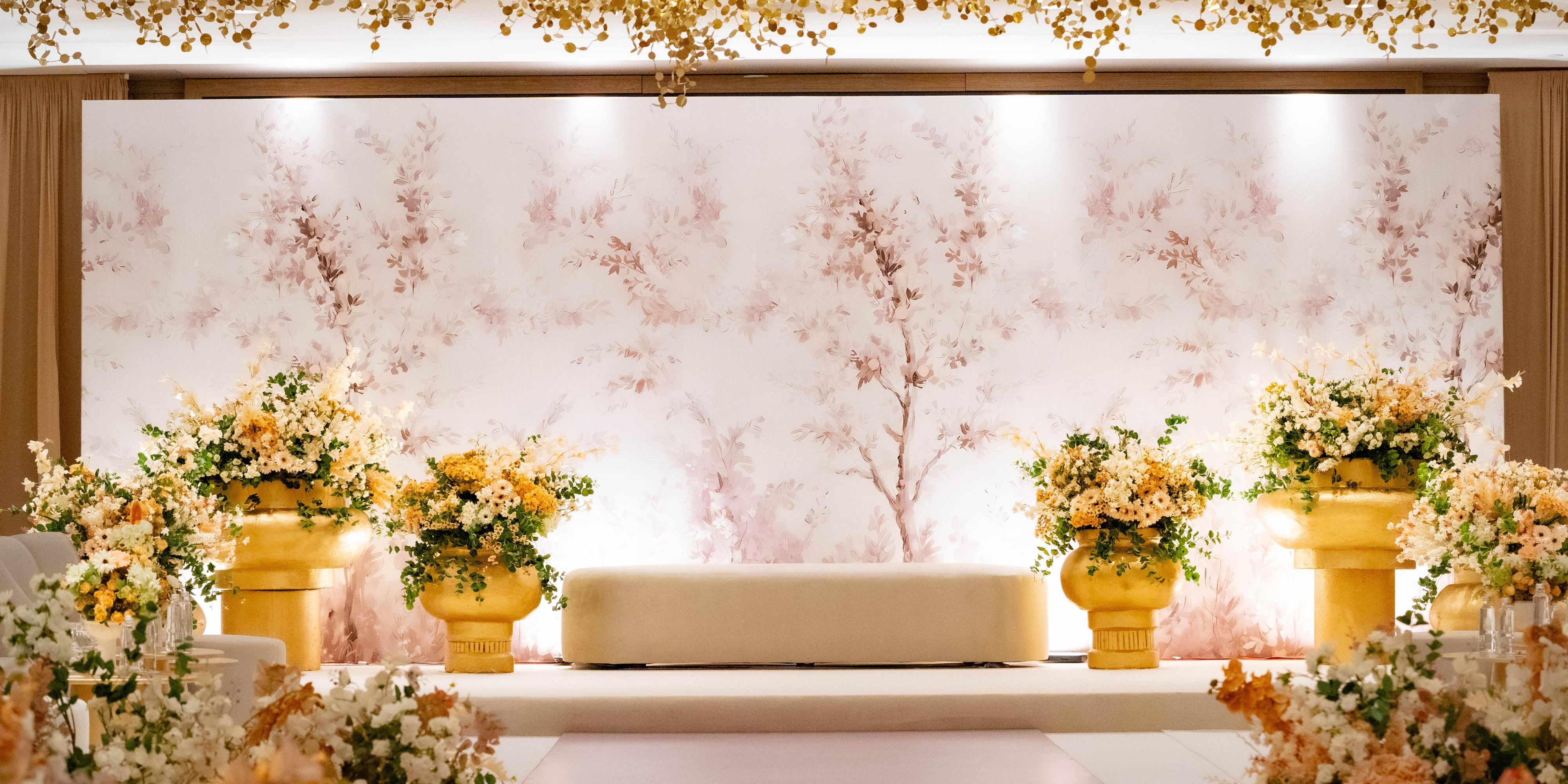Voco Jeddah Gate offers a stylish and sophisticated setting for your wedding celebration. Our elegant ballroom can accommodate up to 700 guests, creating a warm and inviting ambiance for your special day. We meticulously plan every detail to ensure your wedding is both seamless and truly memorable.