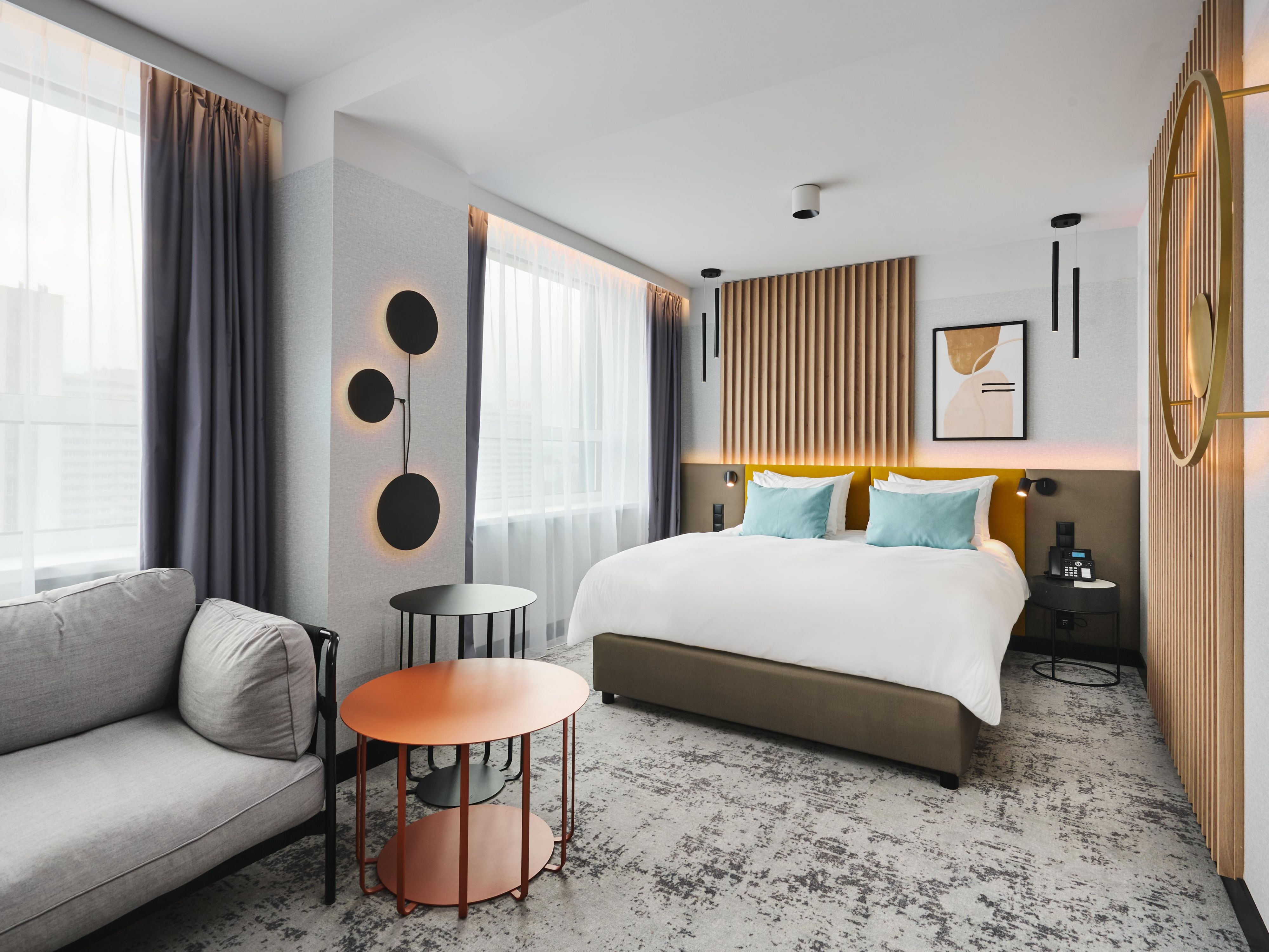 Queen Bed Guest Room