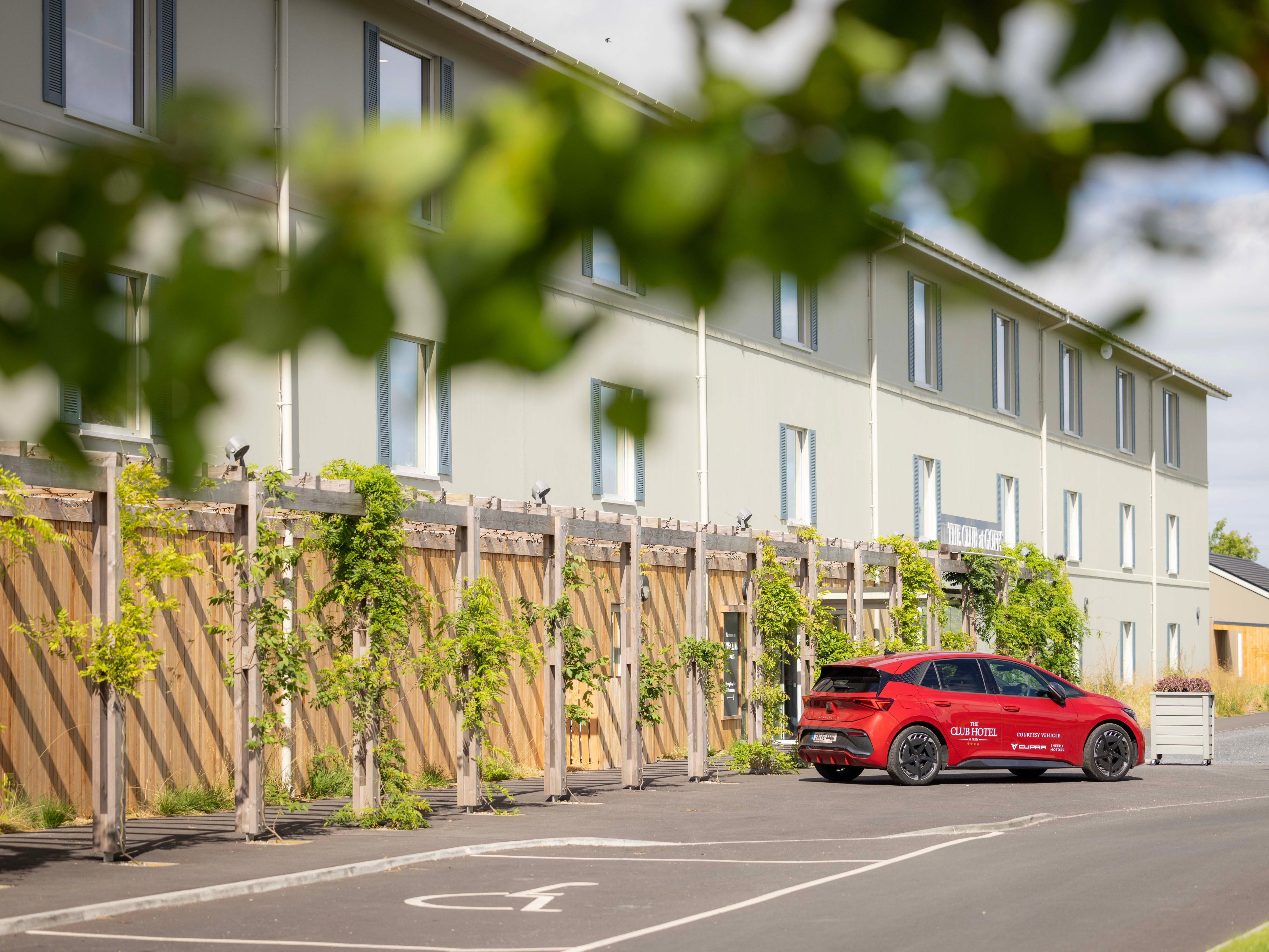 voco The Club provides two electric vehicle charging stations in the hotel’s main car park. 