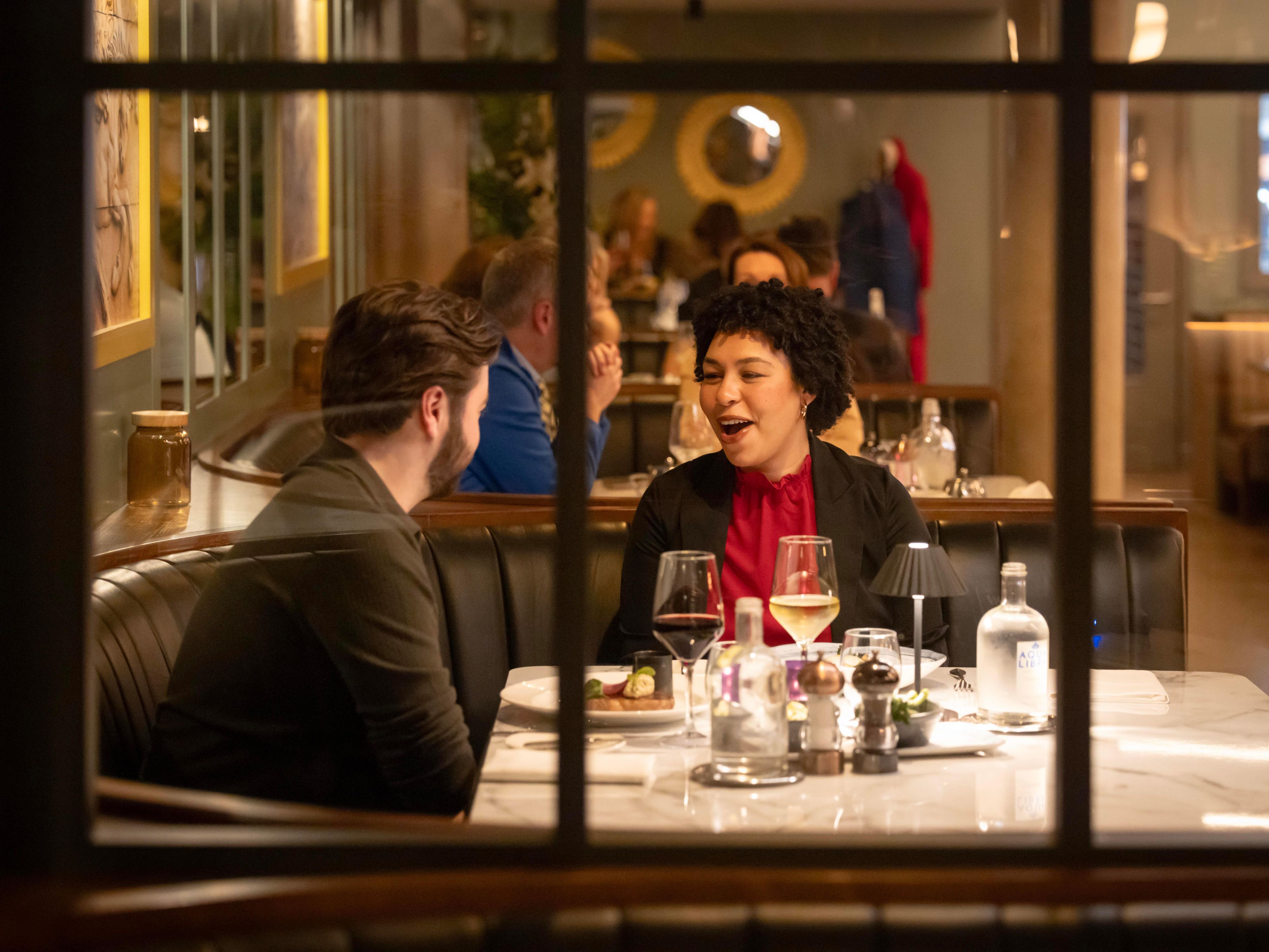 Descubra la destacada brasserie de Dublin Gateway en voco™ The Club, donde se combinan sabores audaces, Cócteles innovadores y una hospitalidad acogedora. ¡Reservar tu mesa ahora!
