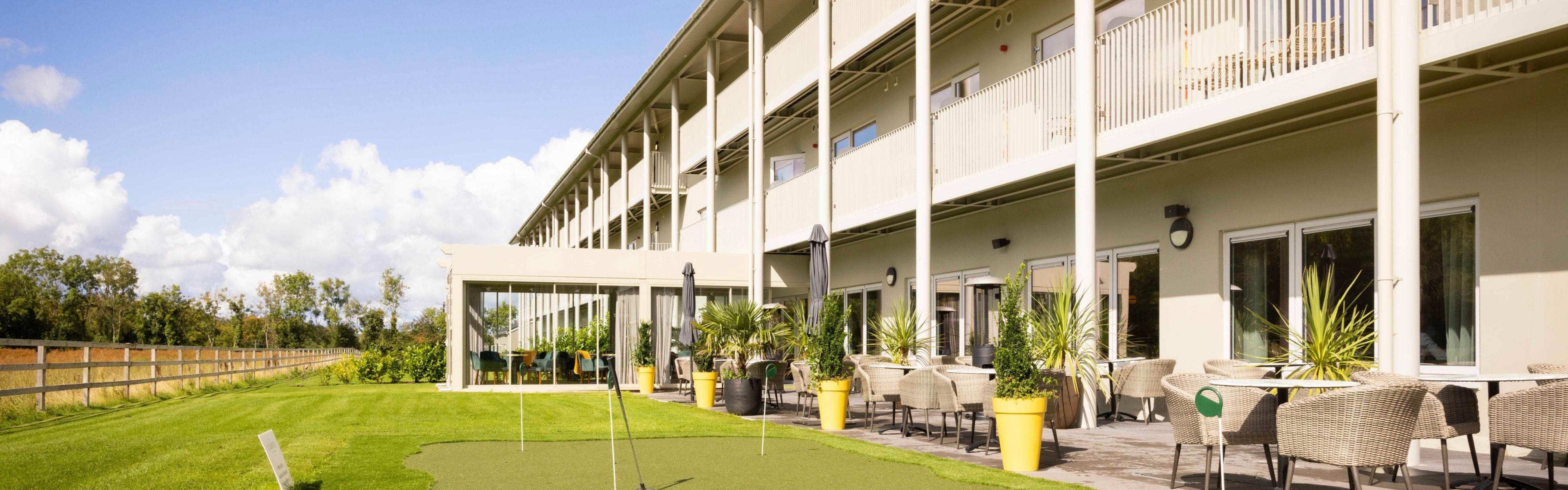 $hotelInfo.mediaDetails.welcomePhotos.primaryPhoto.caption}