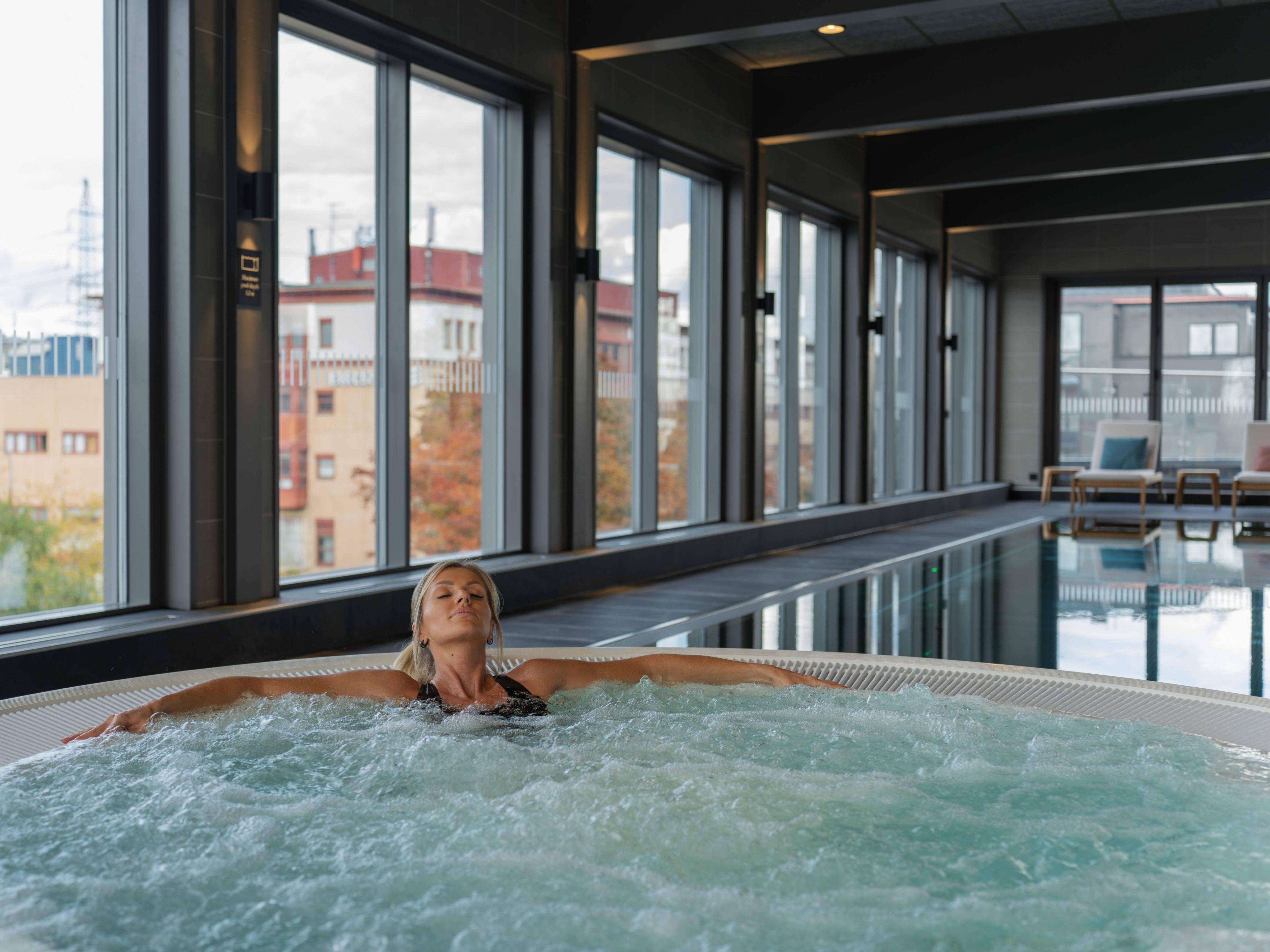 Ladies, it’s your time to relax!

Join us for a special Ladies’ Night at our SPA area on November 23, with entry times at 17:00 and 19:00.