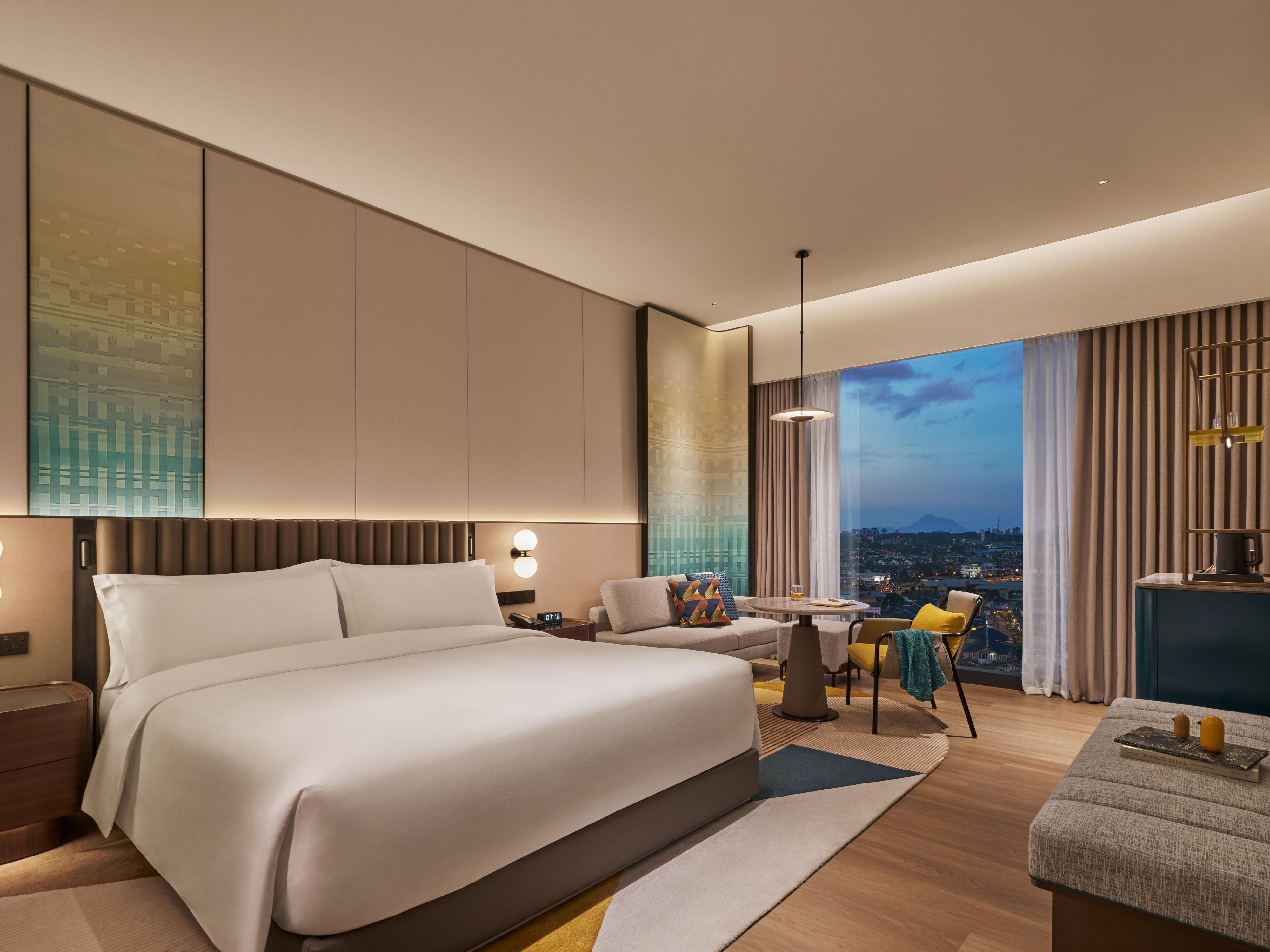 1 King Standard Room