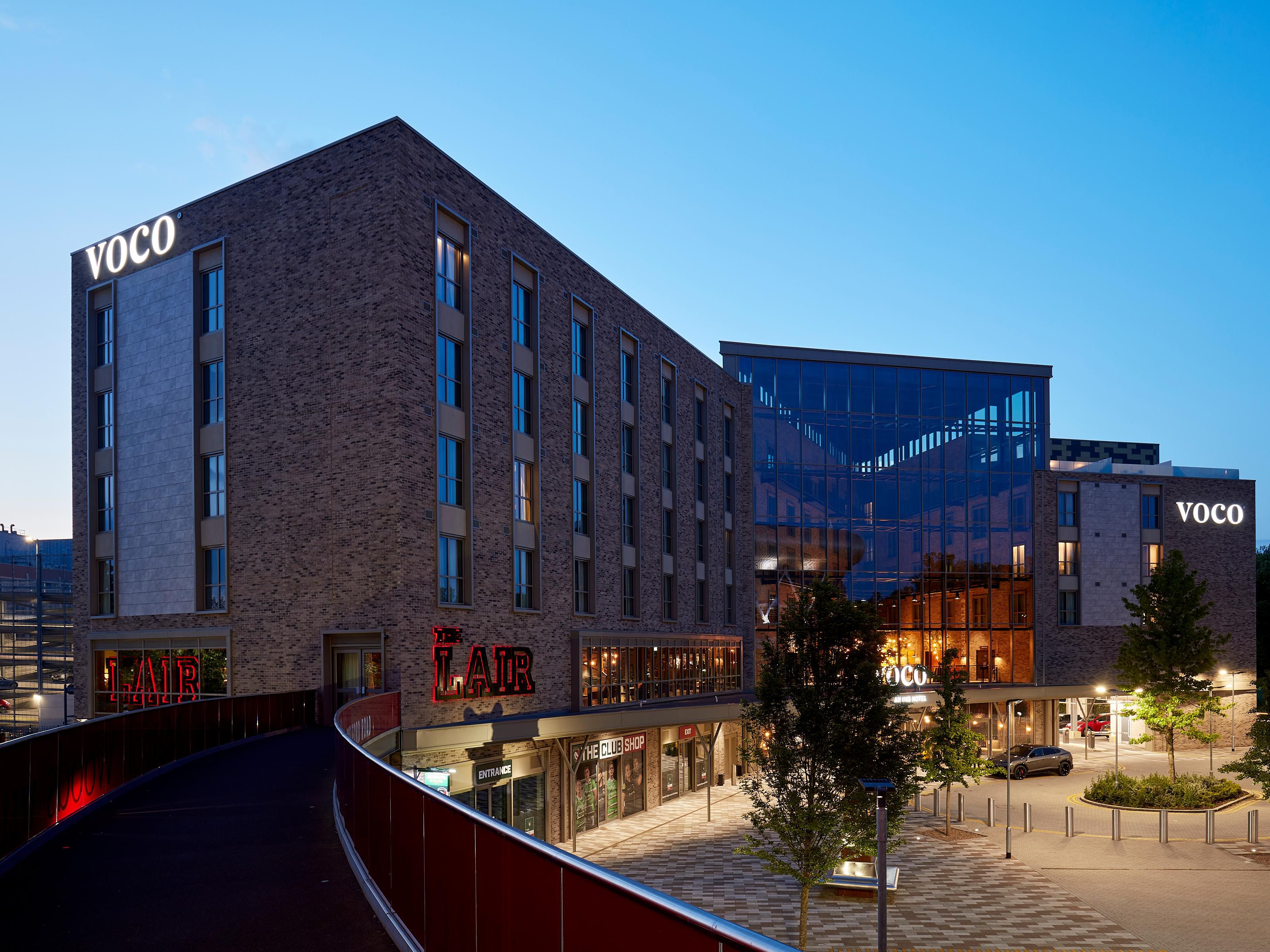 Located in the heart of Leicester, our hotel is just a stone's throw from top attractions like the King Power Stadium and Mattioli Woods Welford Road Stadium. Whether you’re here for sports, sightseeing, or a city escape, we’re perfectly placed for your stay! 