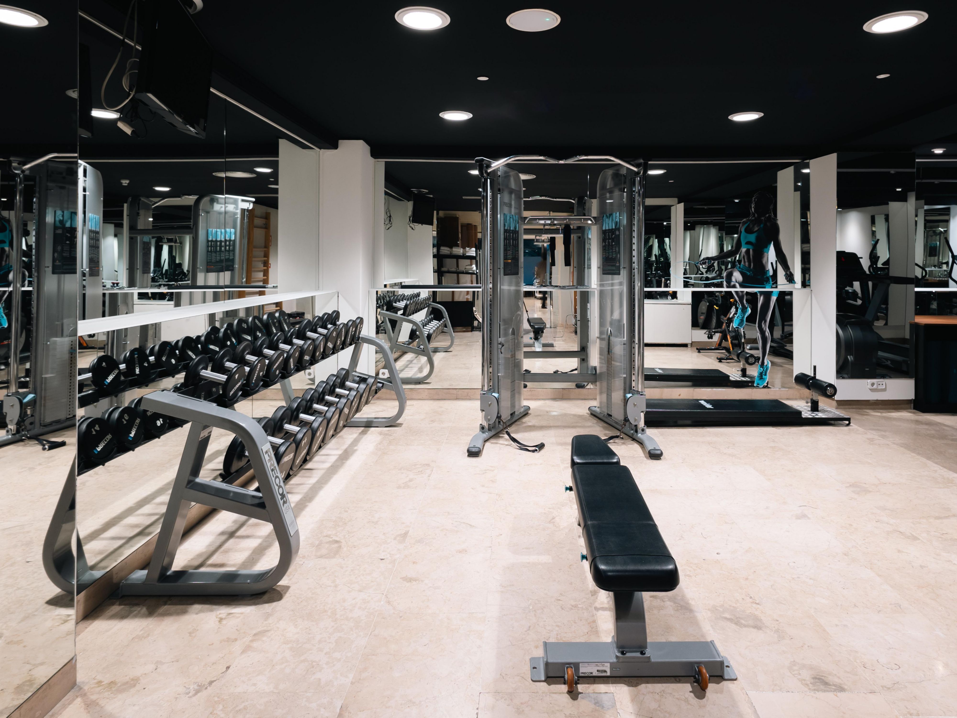 جدد نشاطك في مركز اللياقة البدنية المجهز بالكامل