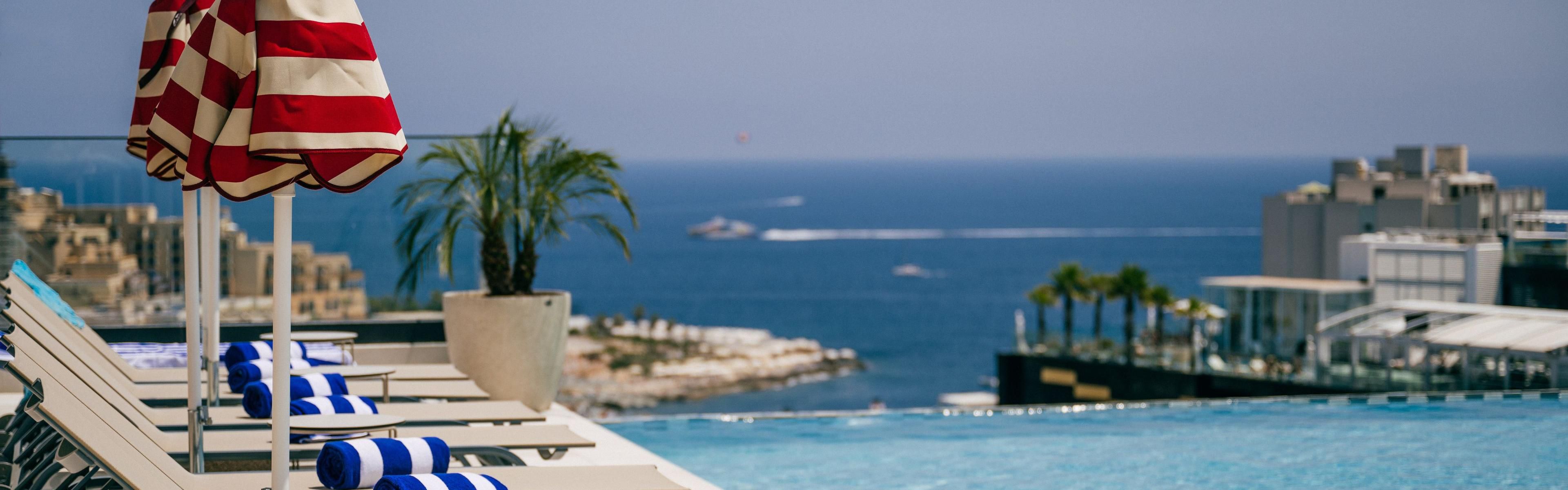 $hotelInfo.mediaDetails.welcomePhotos.primaryPhoto.caption}