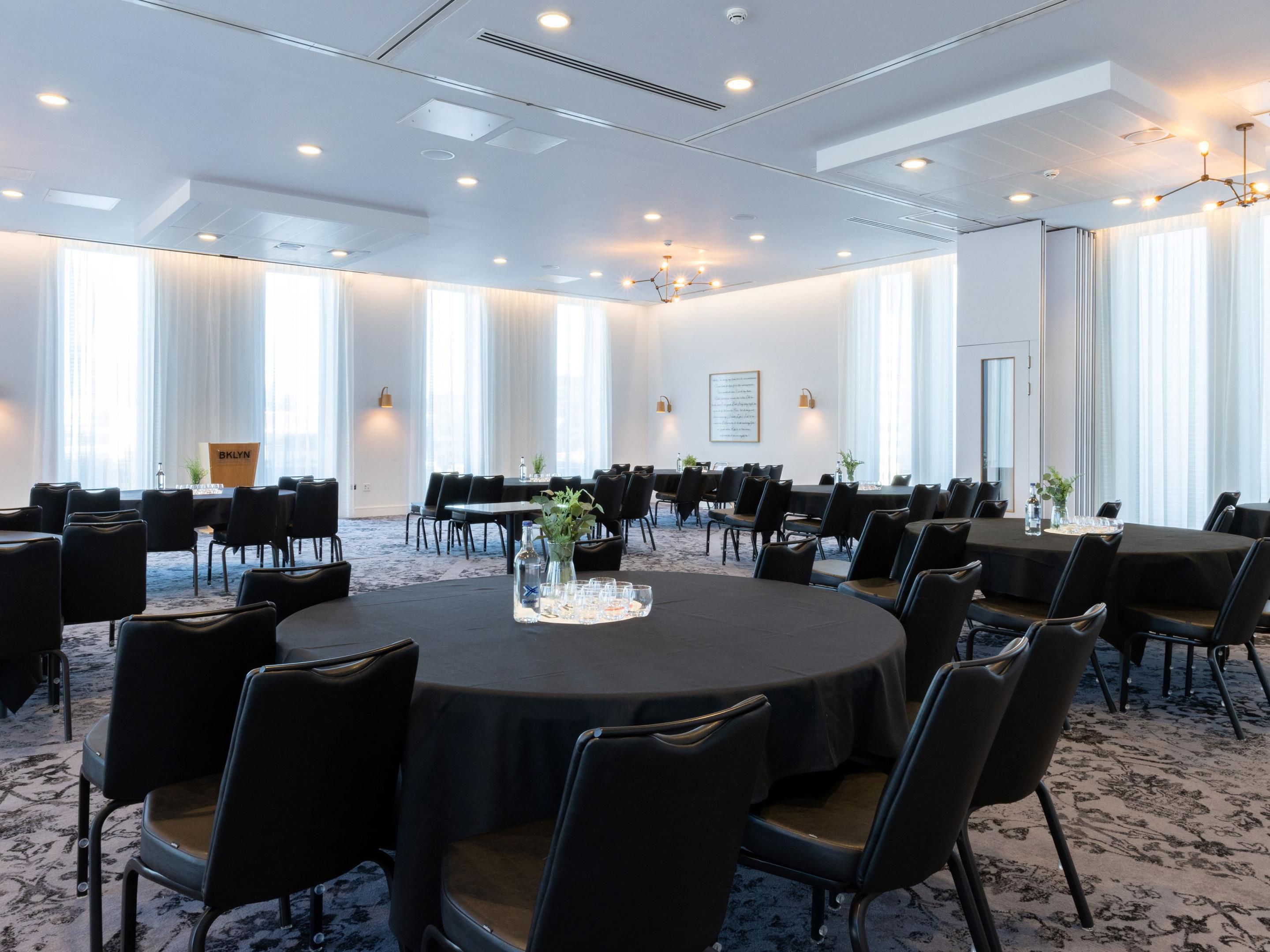 We have a range of meeting rooms available to suit any corporate requirement. So, if you're looking for a productive meeting space in Manchester for interviews, larger presentations or conferences, our hotel meeting facilities have it all.