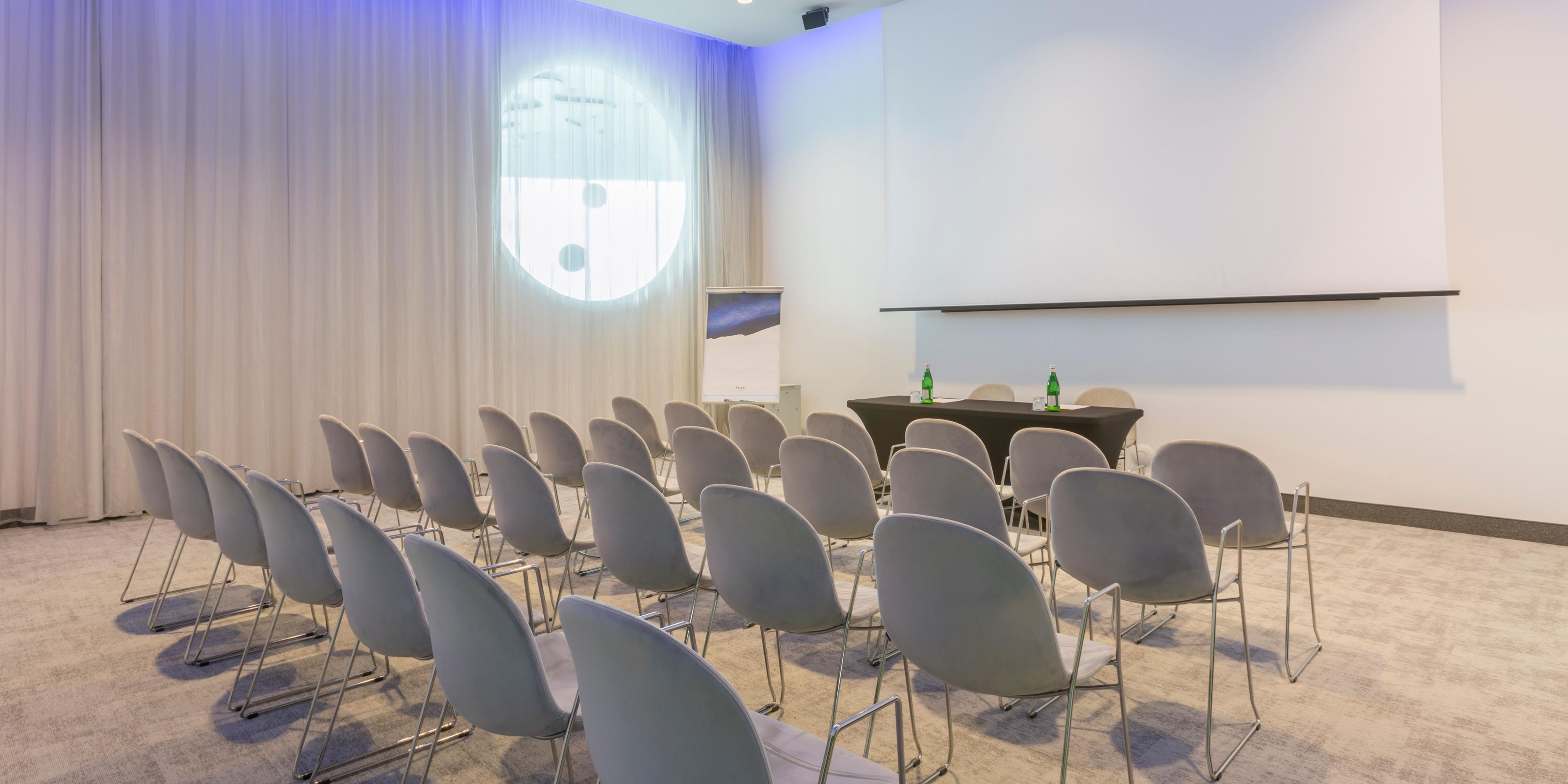 From small meetings to product launches, from team briefings to gala dinners: here at voco® Milan–Fiere we will satisfy all your gathering's needs thanks to a dedicated team and a congress centre with 7 multipurpose spaces for up to 630 people.
