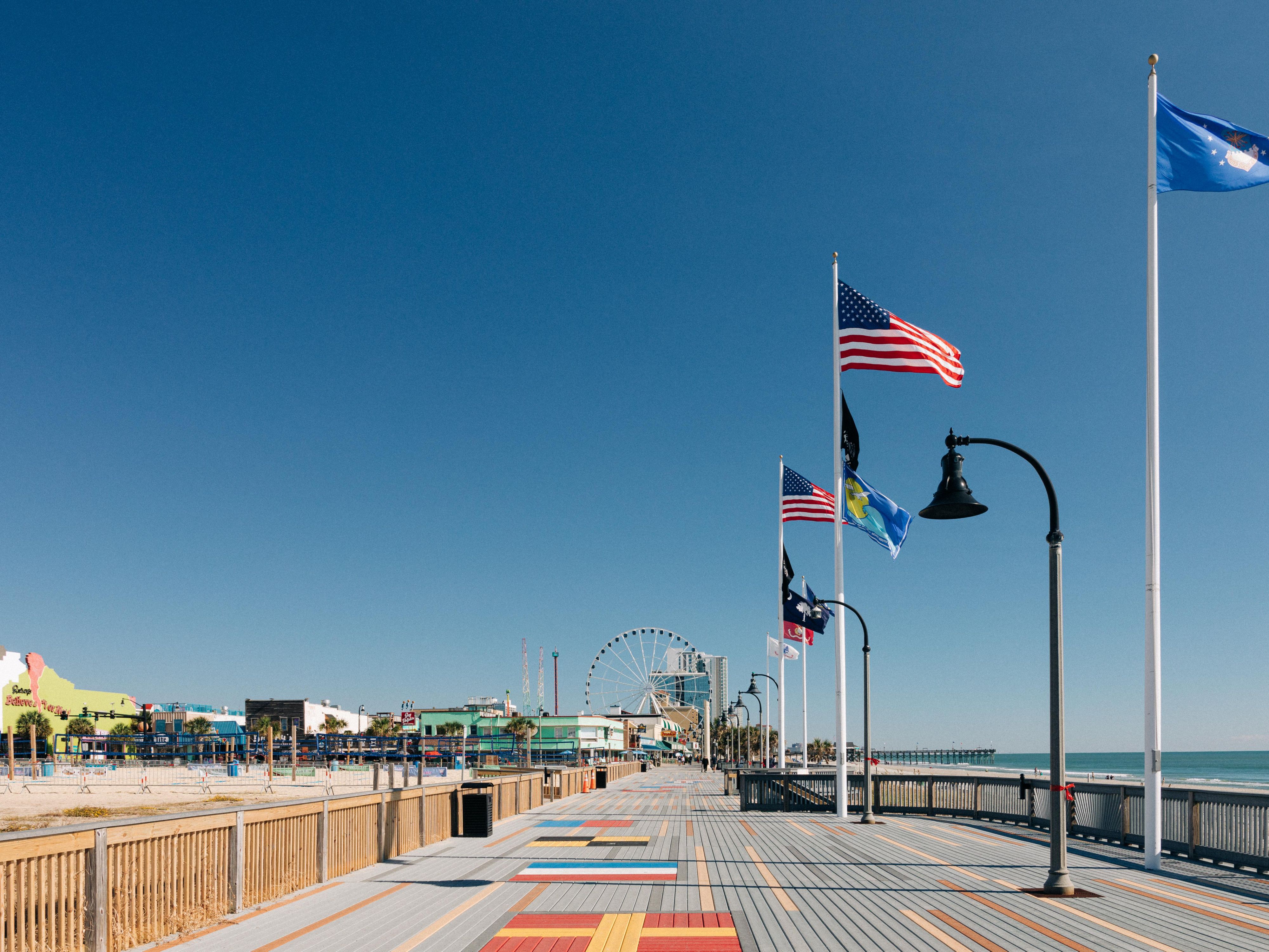 Boardwalk and promenade 