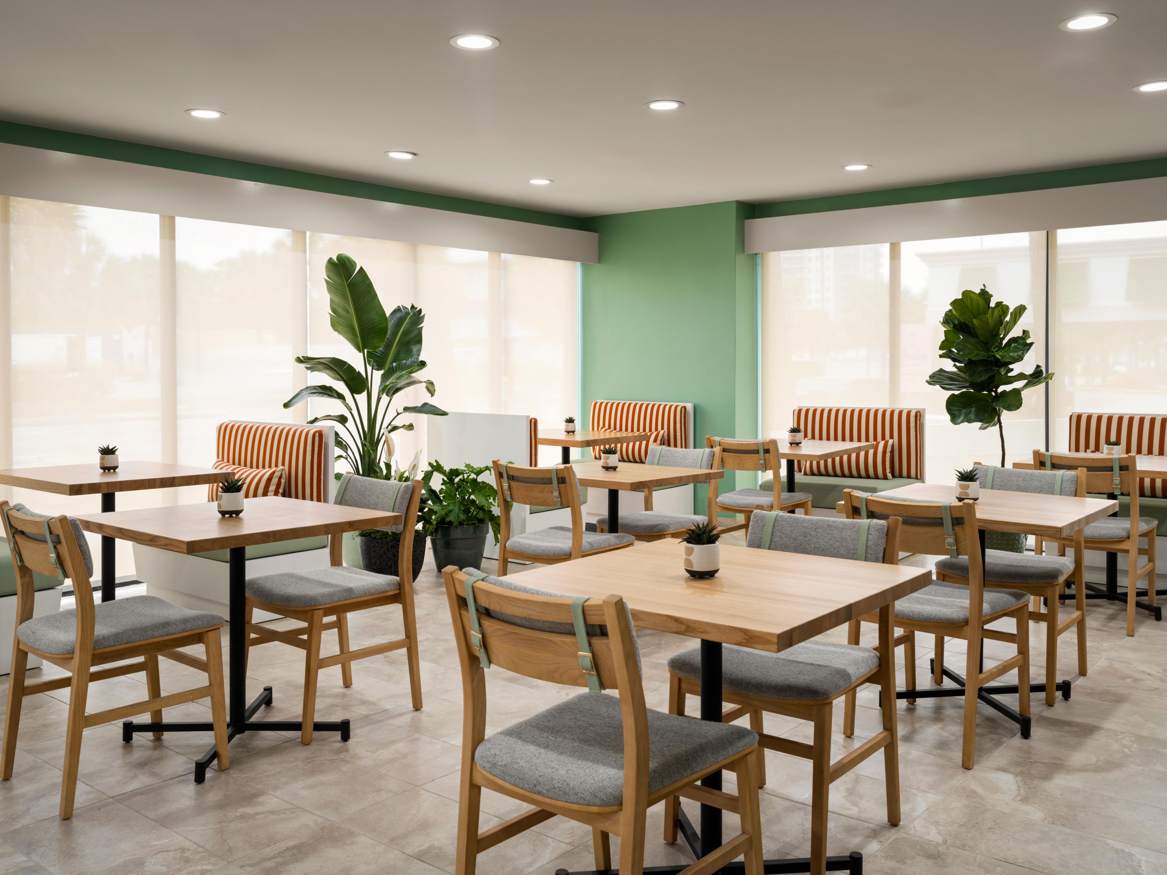 The Palm & Pebble restaurant dining area