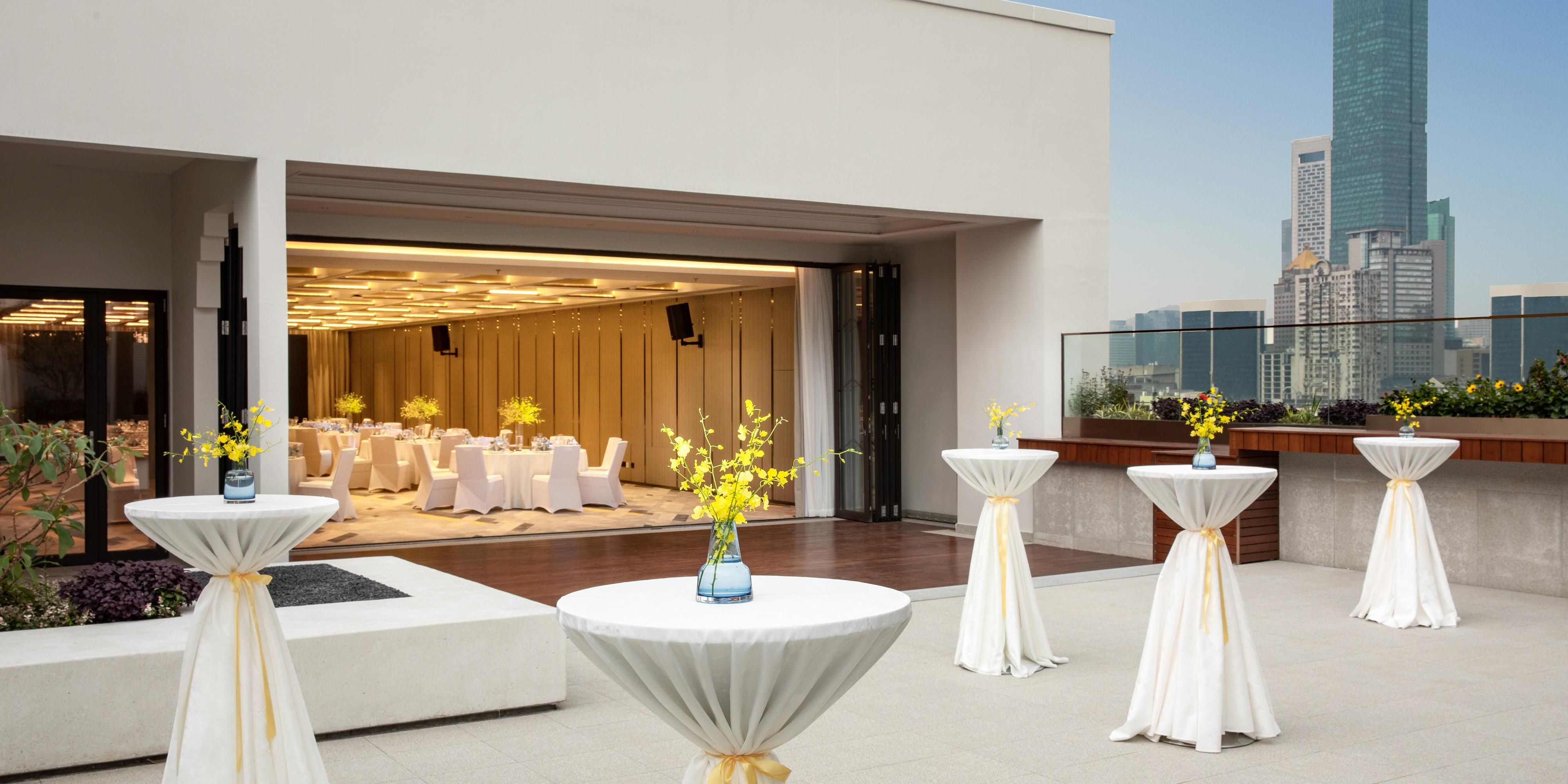 Set on the 10th floor, the hotel meetings and events space is designed to highlight the relationship between beauty and nature. Here, we offer 2 versatile ballrooms, a 240-square-meter grand ballroom and a 78-square-meter function room.