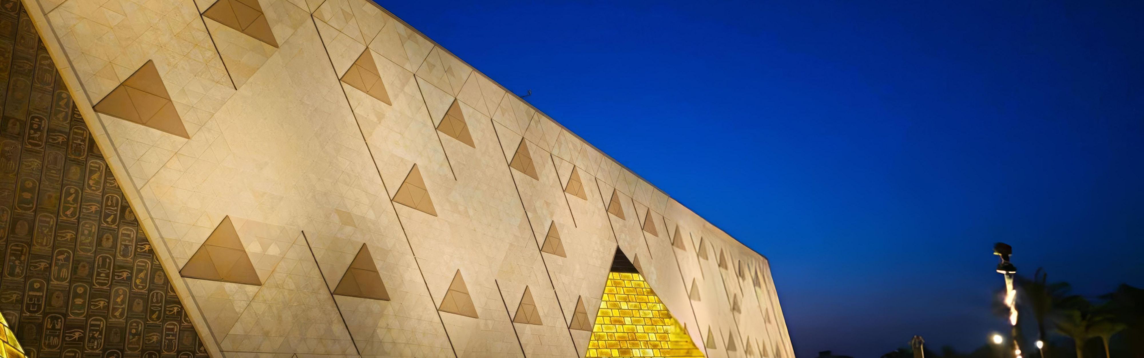 Découvrez les merveilles de l'Égypte antique au Grand musée égyptien.