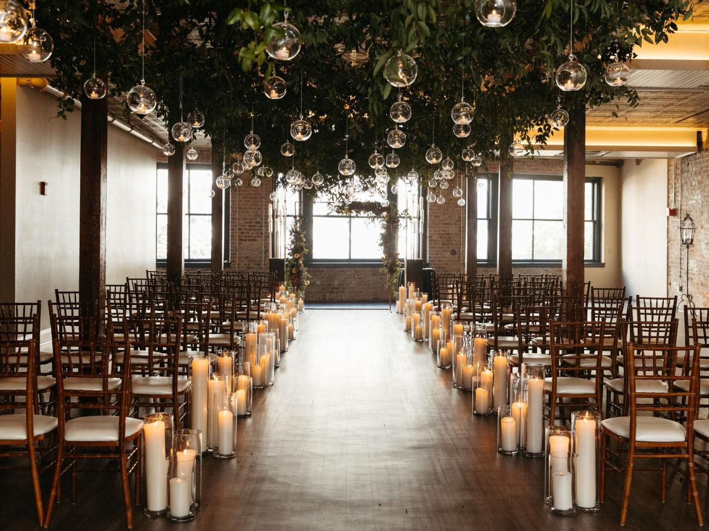 Benefit from voco St. James Hotel’s partnership with Chicory & Board of Trade for seamless event hosting. Ideal for business, social gatherings or weddings, combining stylish venues with exceptional local cuisine and service.