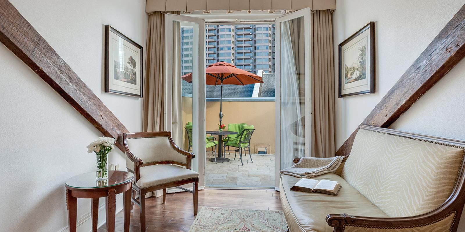 Just steps from the Arts District, St. James Hotel is the perfect place to relax and unwind from your travels. Admire the fusion of French-inspired buildings and modern skyscrapers from your hotel room with a balcony as you sip on simmering coffee in the early morning or after discovering all of New Orleans' hidden gems.
