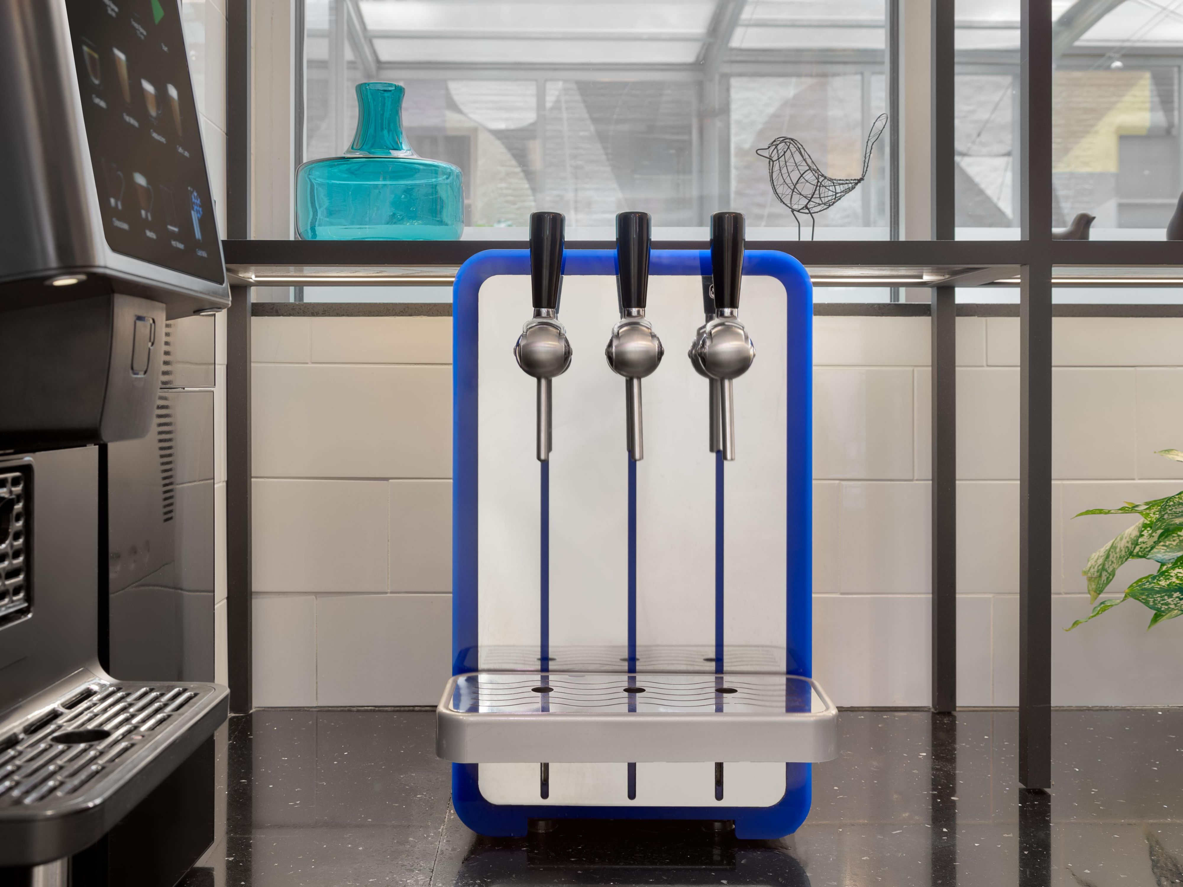 Filling up water glasses to stay sustainable