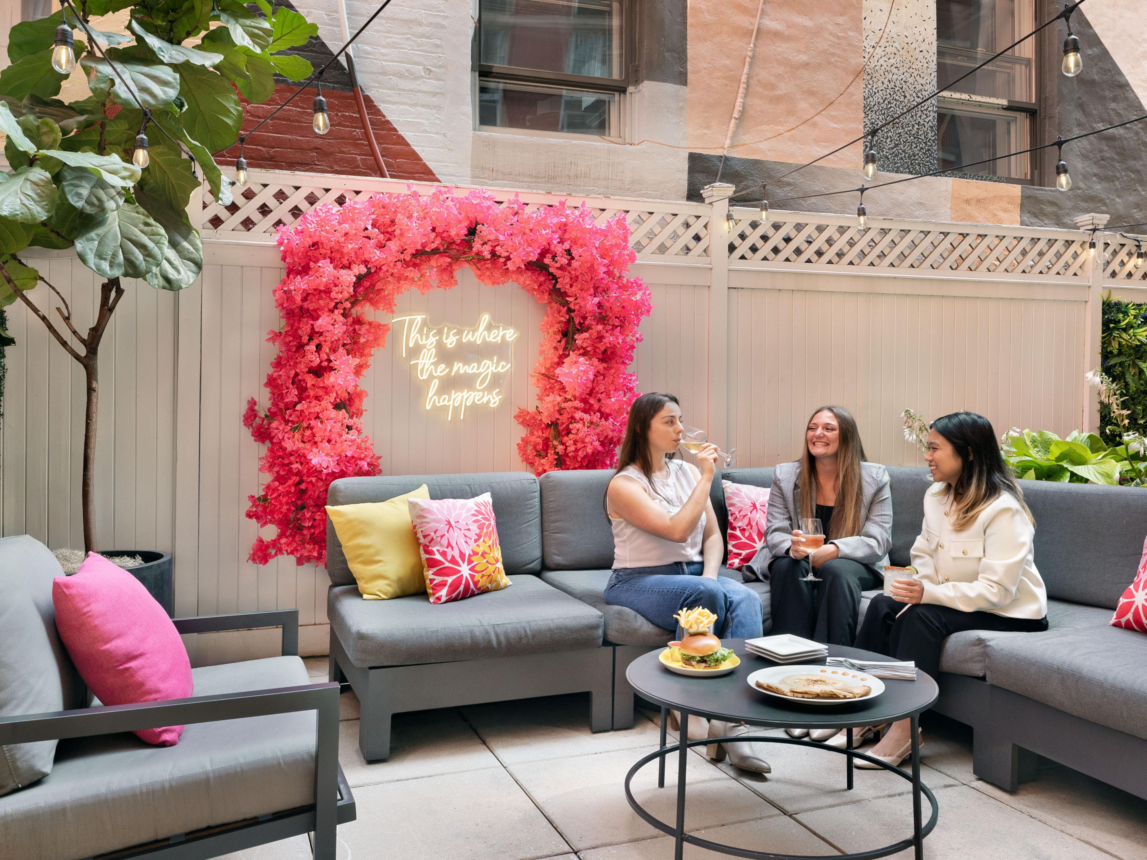 Enjoy Finches Den’s inviting indoor and outdoor patio spaces, perfect for relaxing after exploring Midtown. Savor expertly served meals with attentive table service, plus convenient on-site breakfast to start your day energized for Manhattan West adventures.