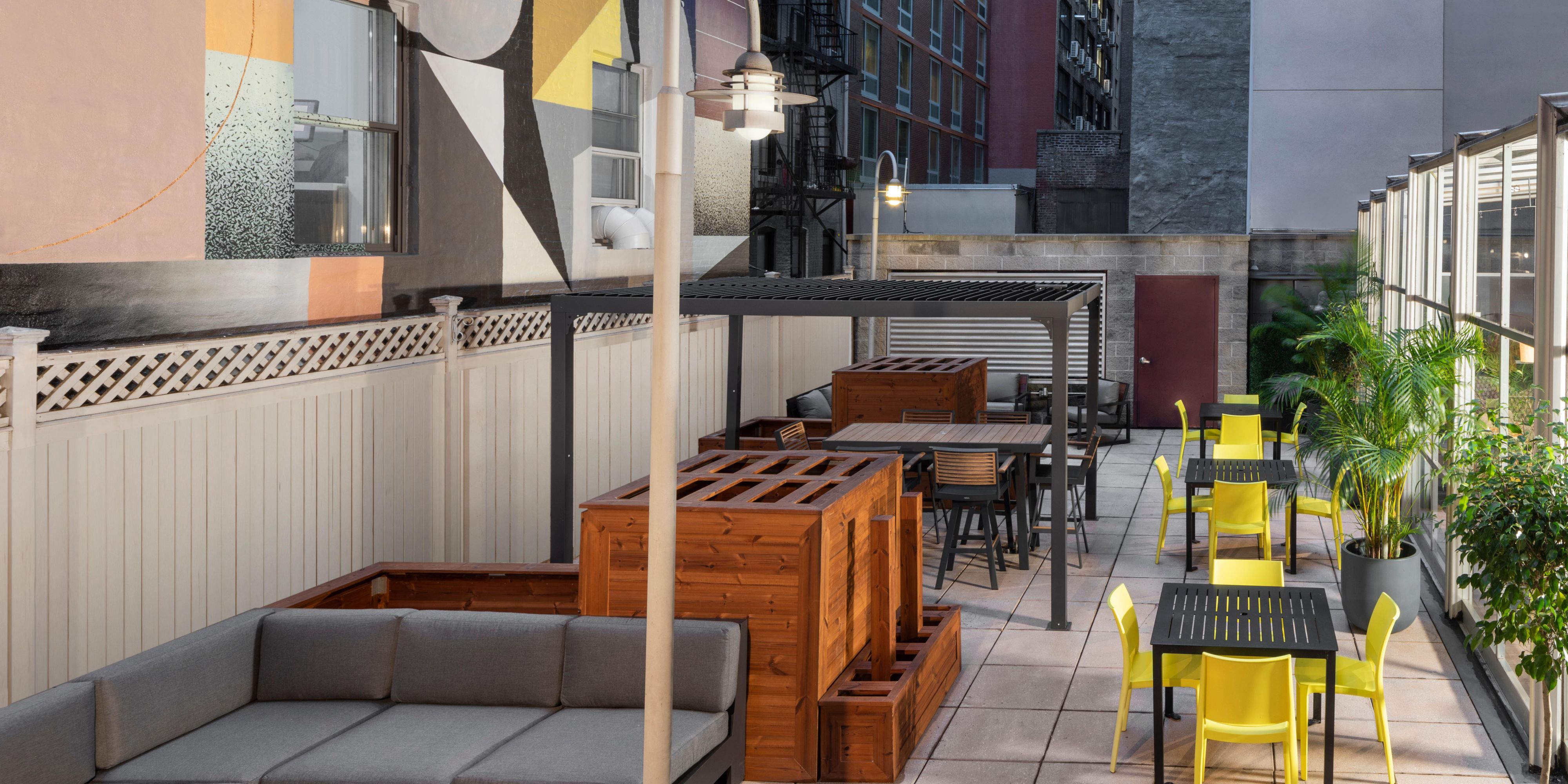 The Finches Den Patio 