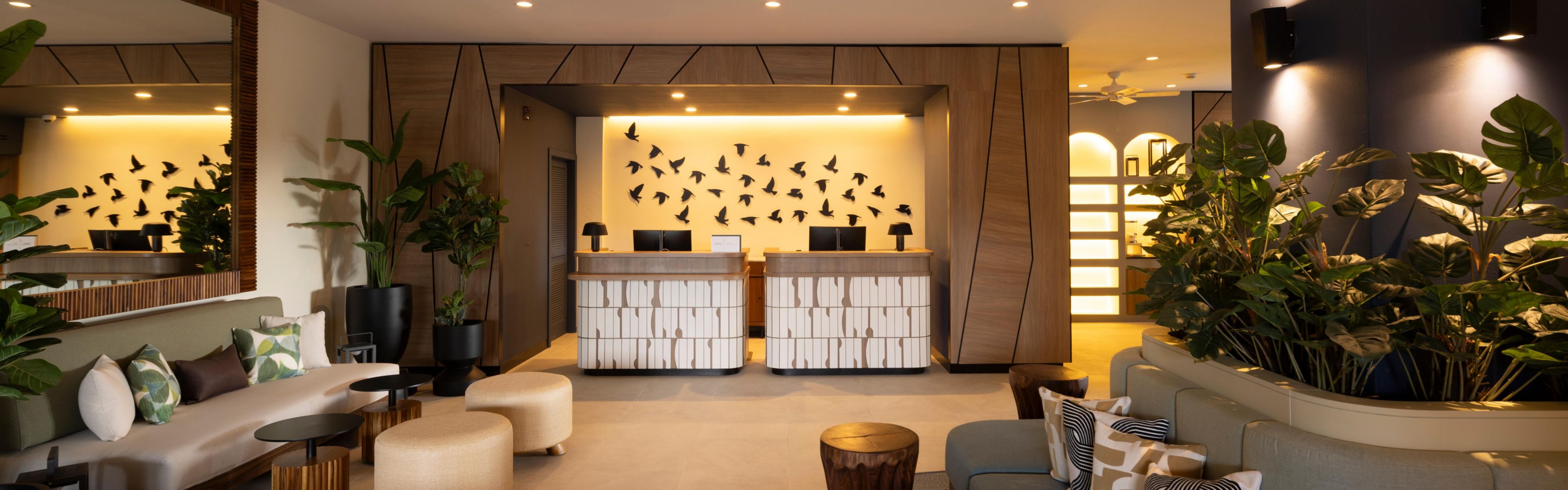 $hotelInfo.mediaDetails.welcomePhotos.primaryPhoto.caption}