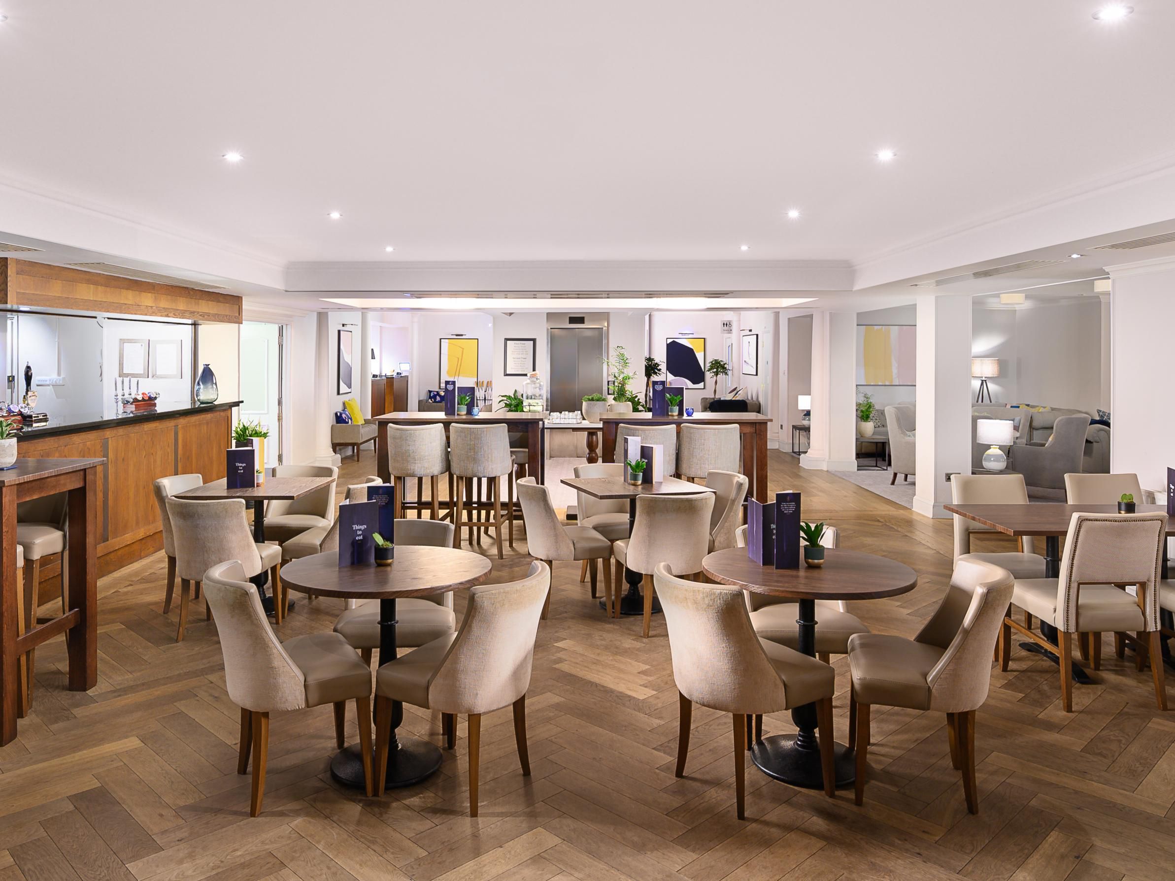 Bar and Lounge