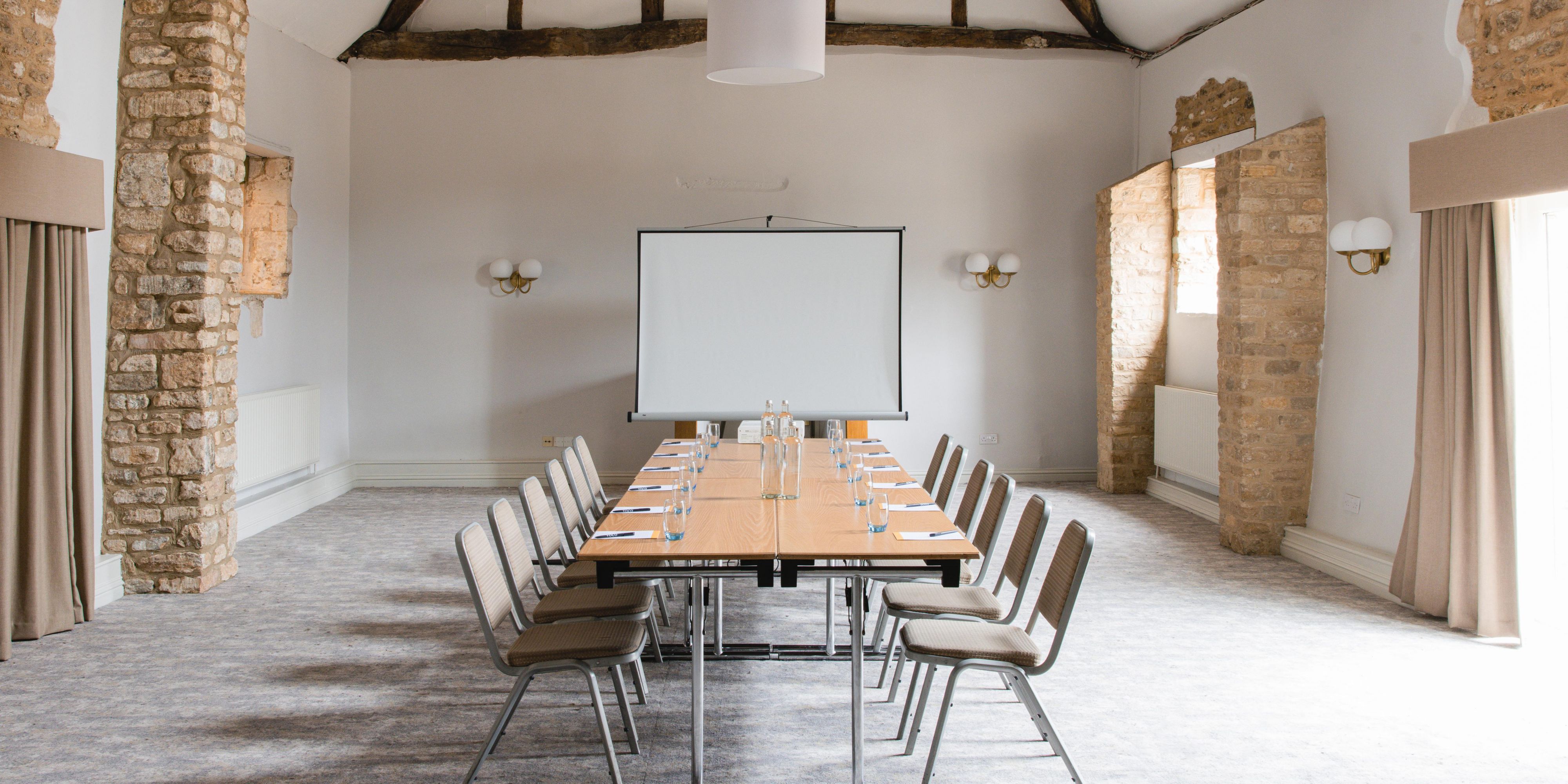 Our versatile meeting spaces, equipped with modern amenities, are perfect for business conferences, weddings, and special occasions, all set against the backdrop of lush greenery and the historic Thames. 
