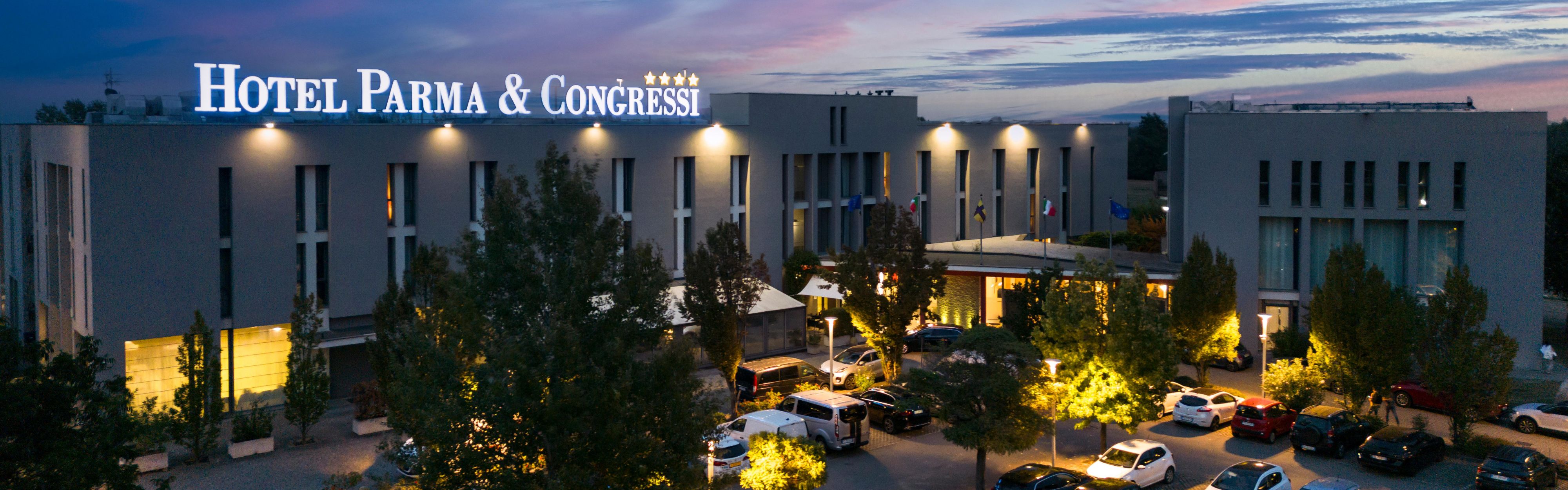 $ hotelInfo.mediaDetails.welcomePhotos.primaryPhoto.caption}