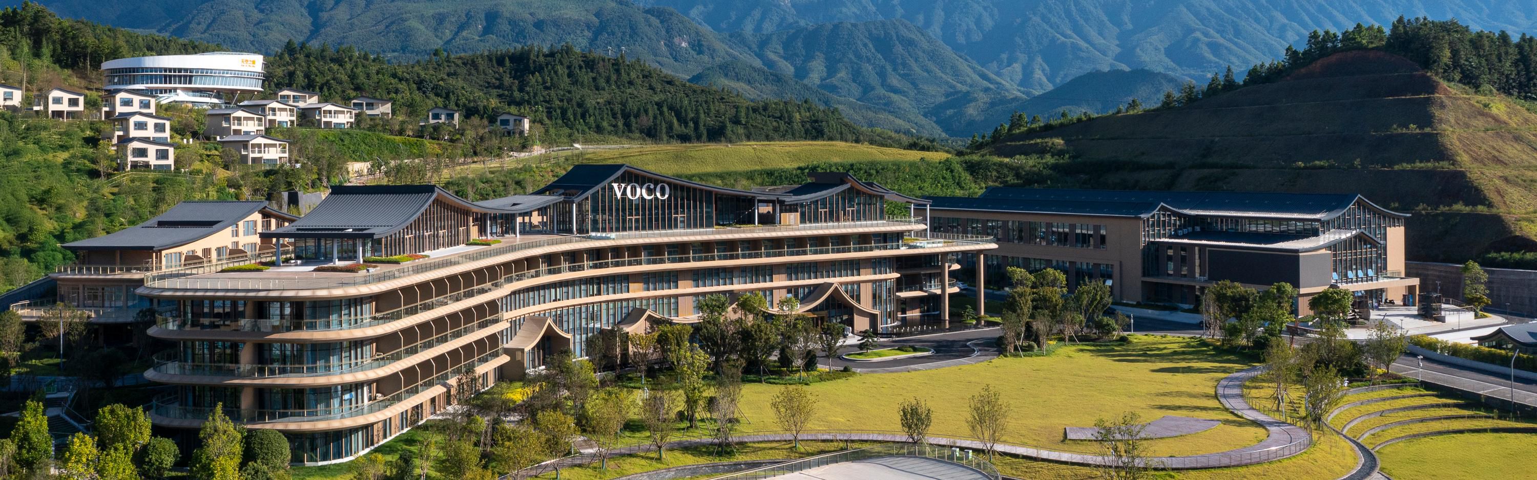 Hotel Exterior Panorama